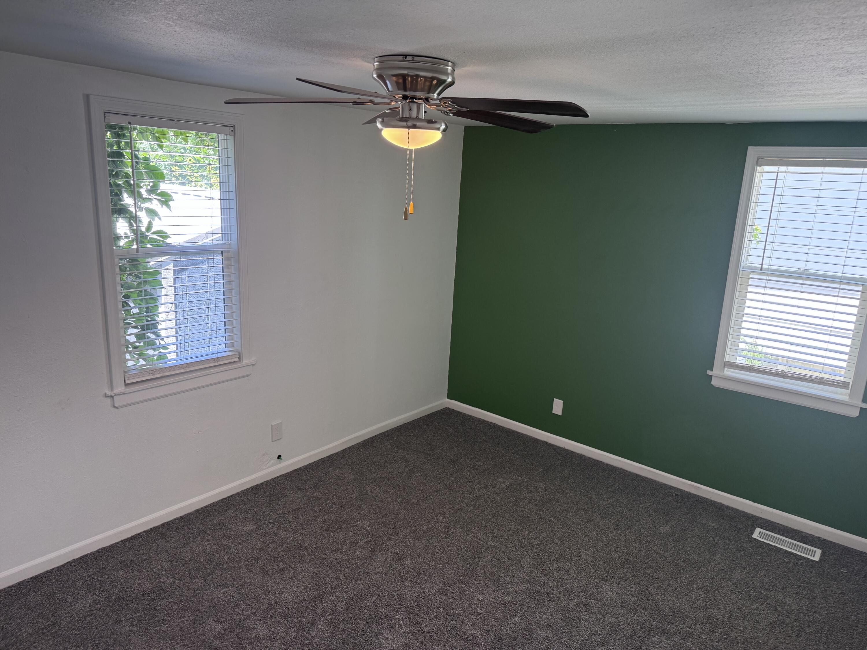 809 S 4th St Property Photo 14