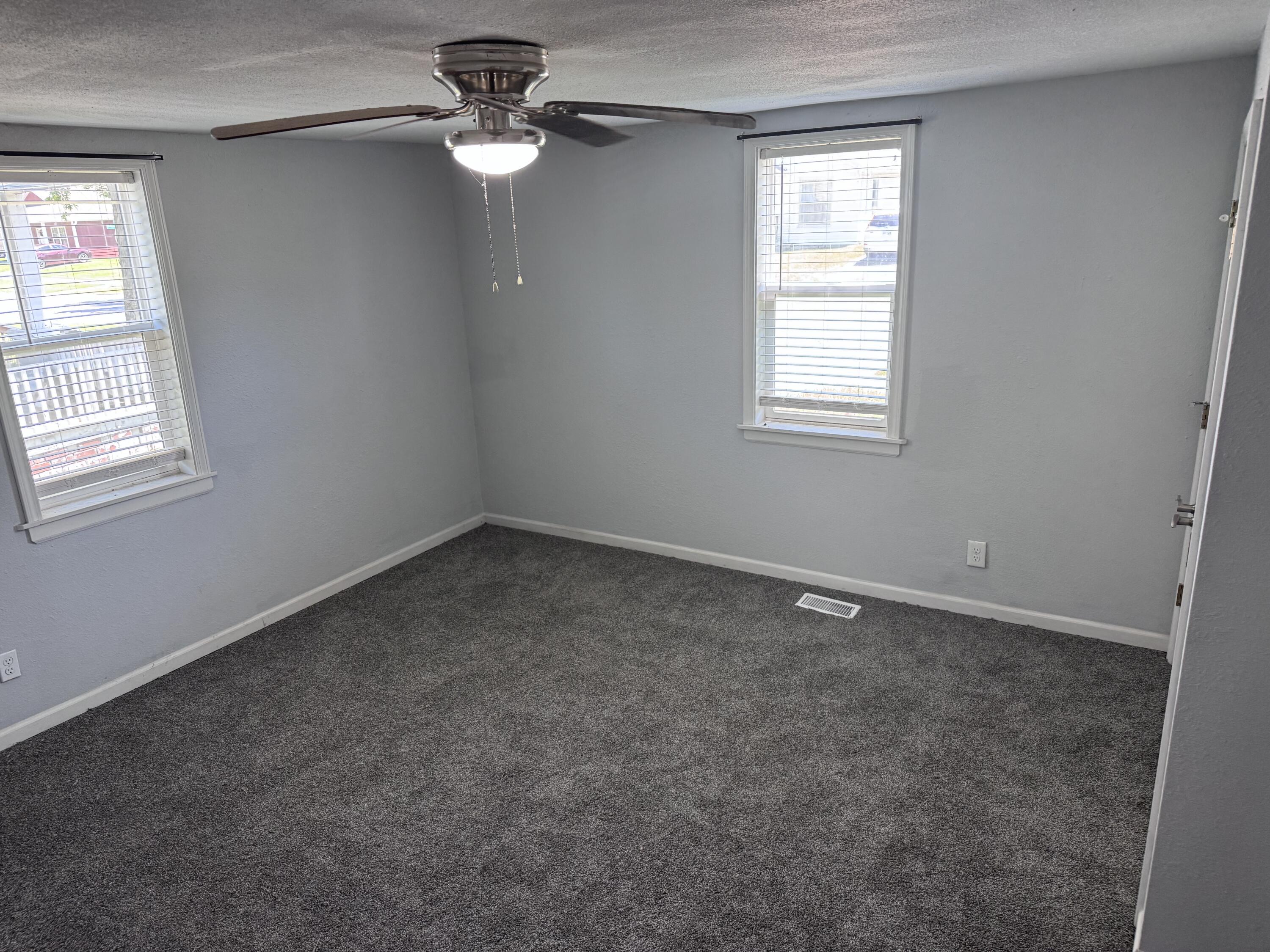 809 S 4th St Property Photo 17