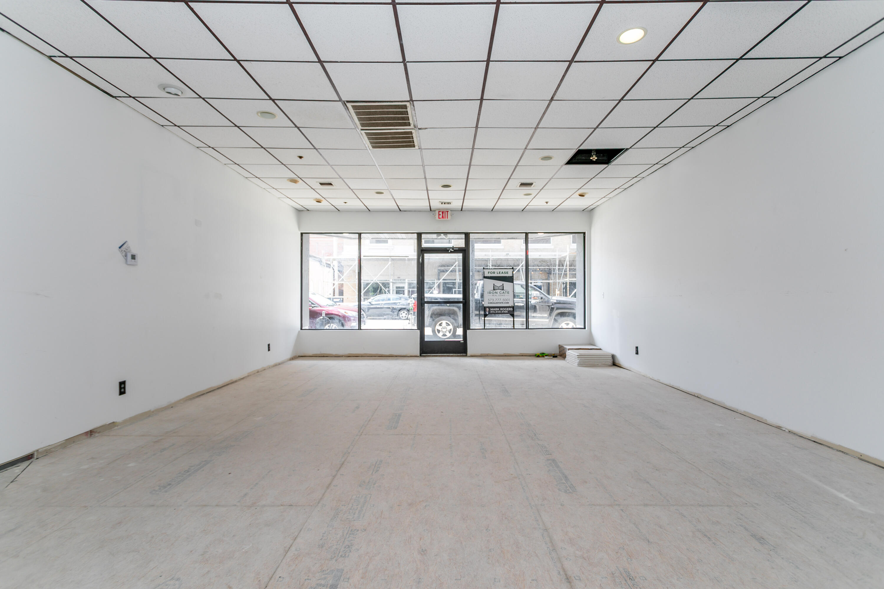 805 E Walnut St Property Photo 5