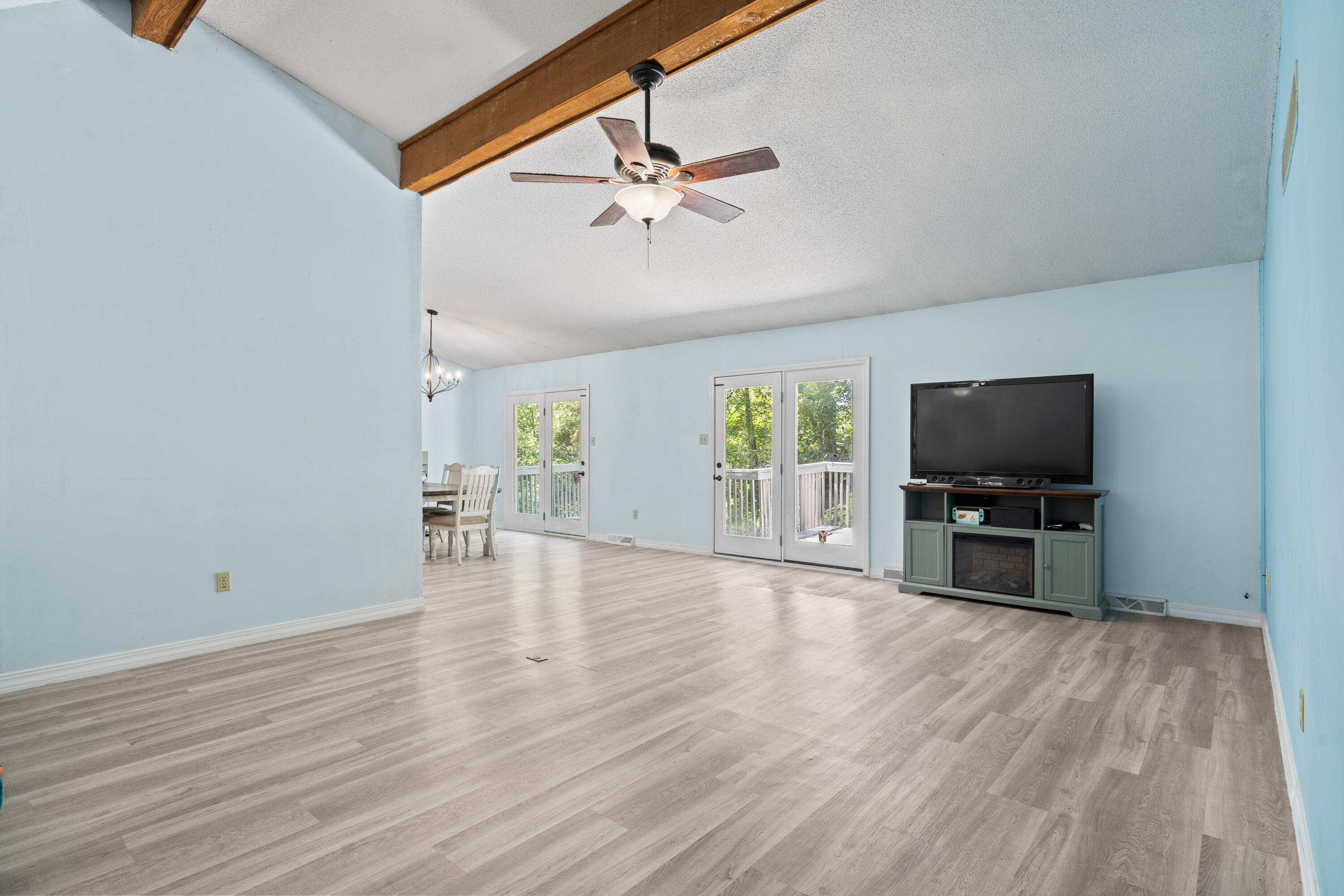 1809 Blue Ridge Rd Property Photo 4