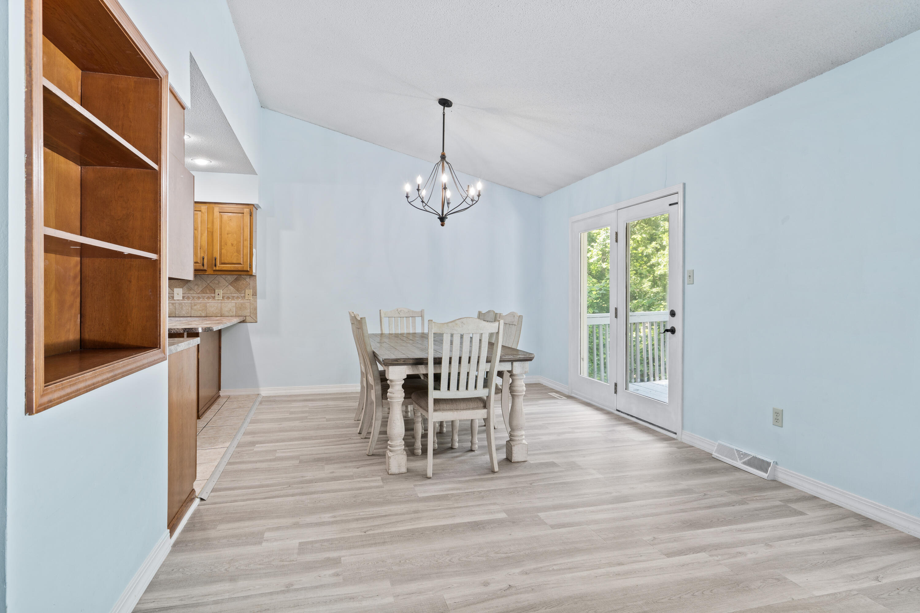 1809 Blue Ridge Rd Property Photo 6