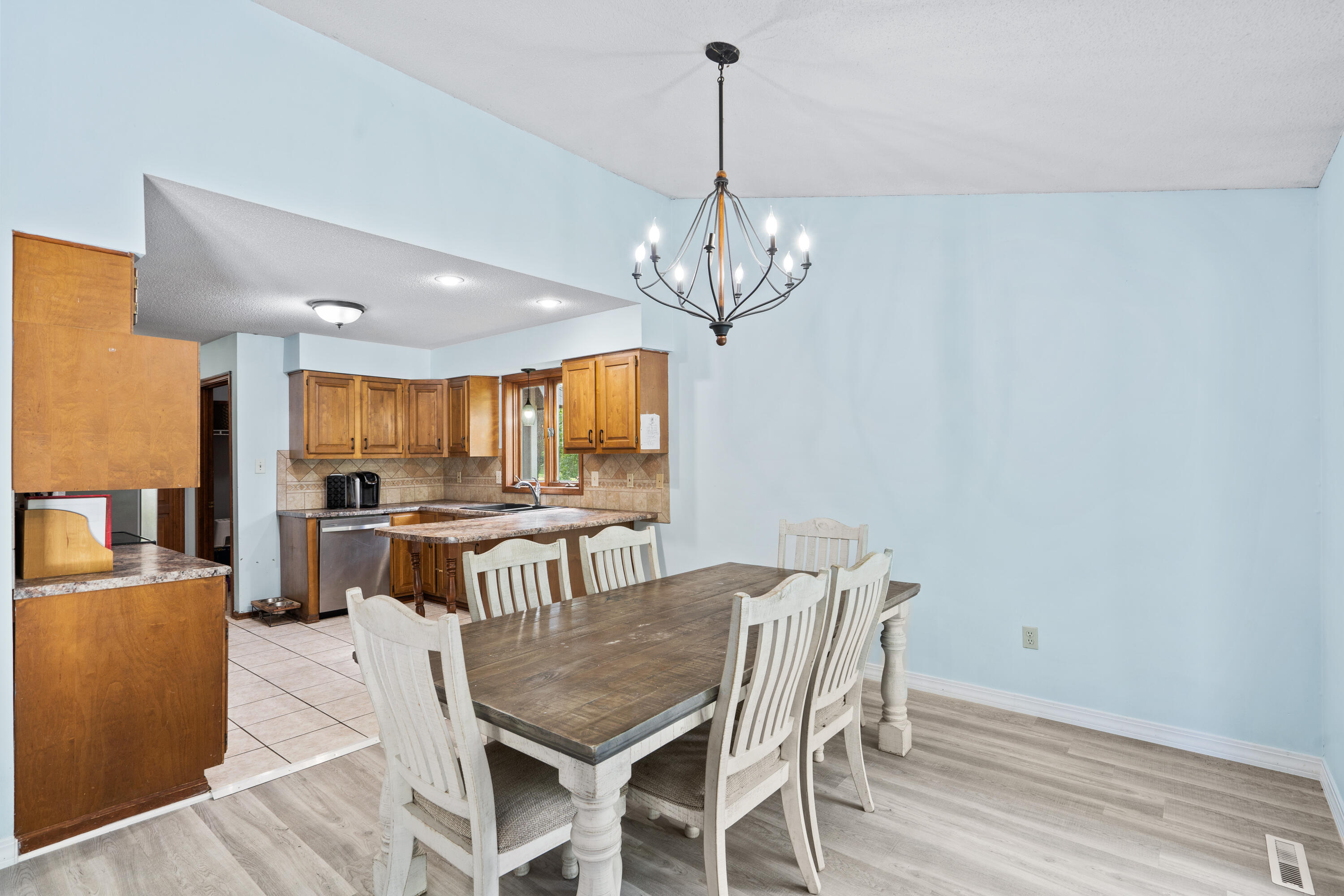 1809 Blue Ridge Rd Property Photo 8
