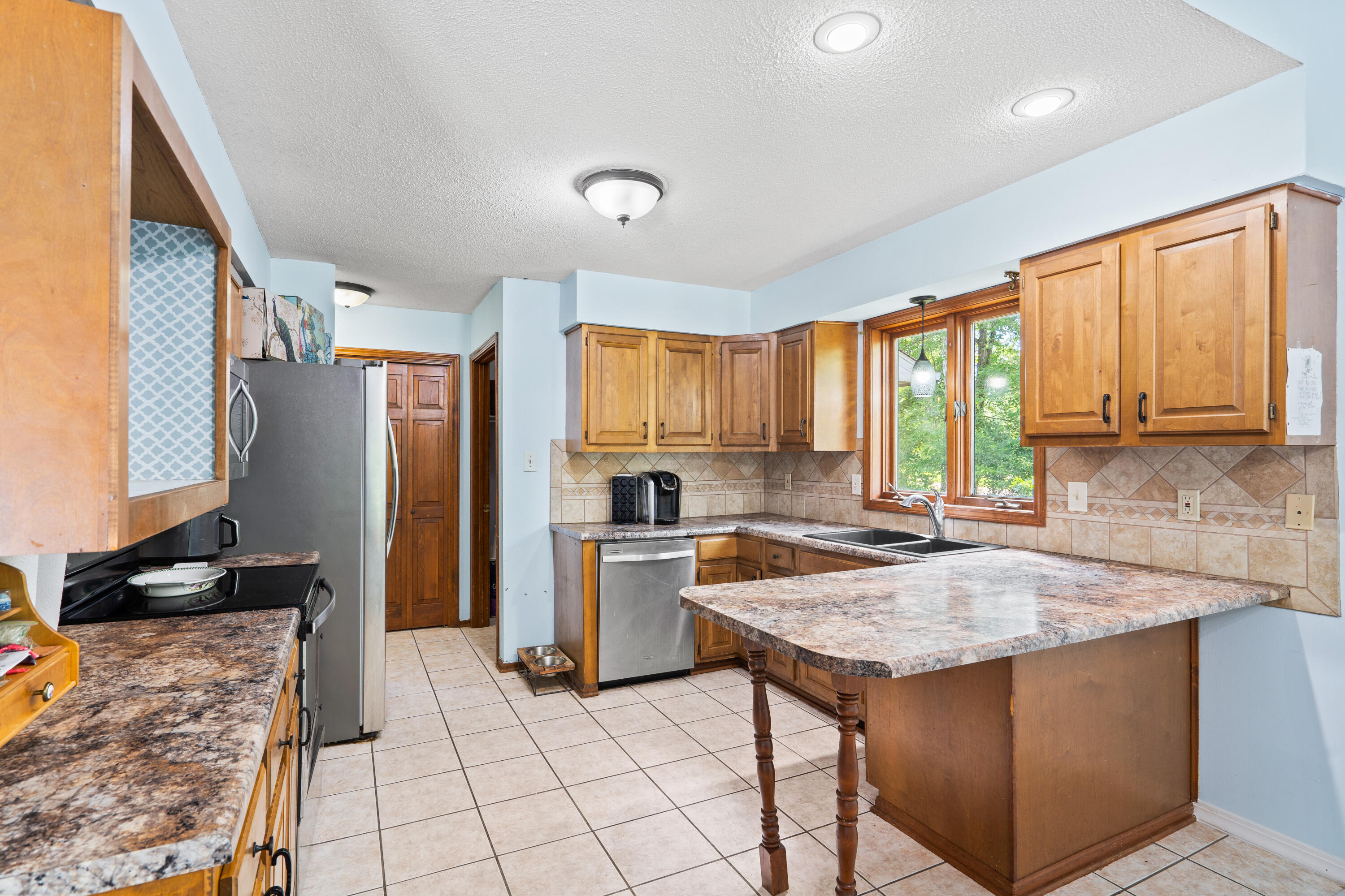 1809 Blue Ridge Rd Property Photo 9