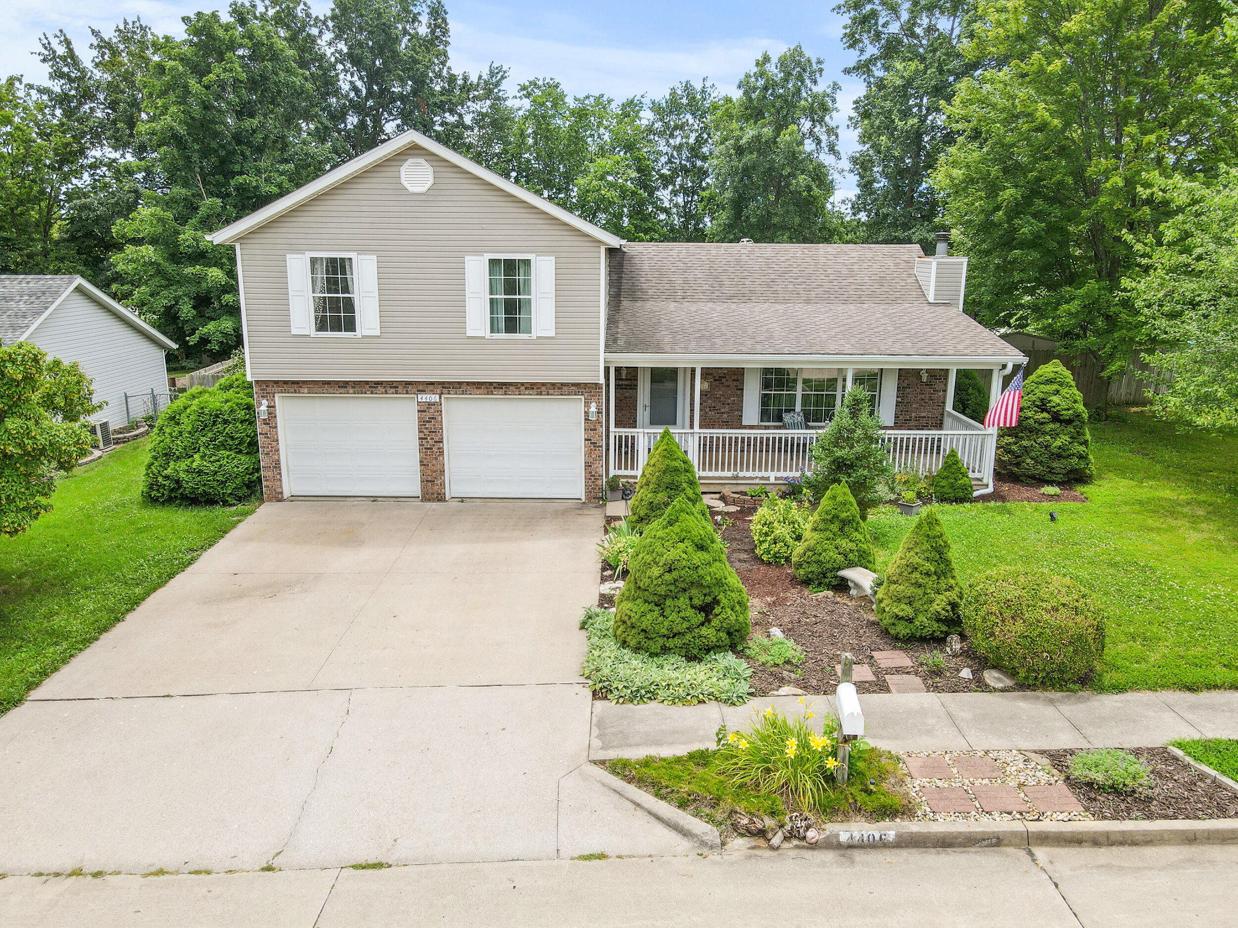 4406 Gage Pl Property Photo 2