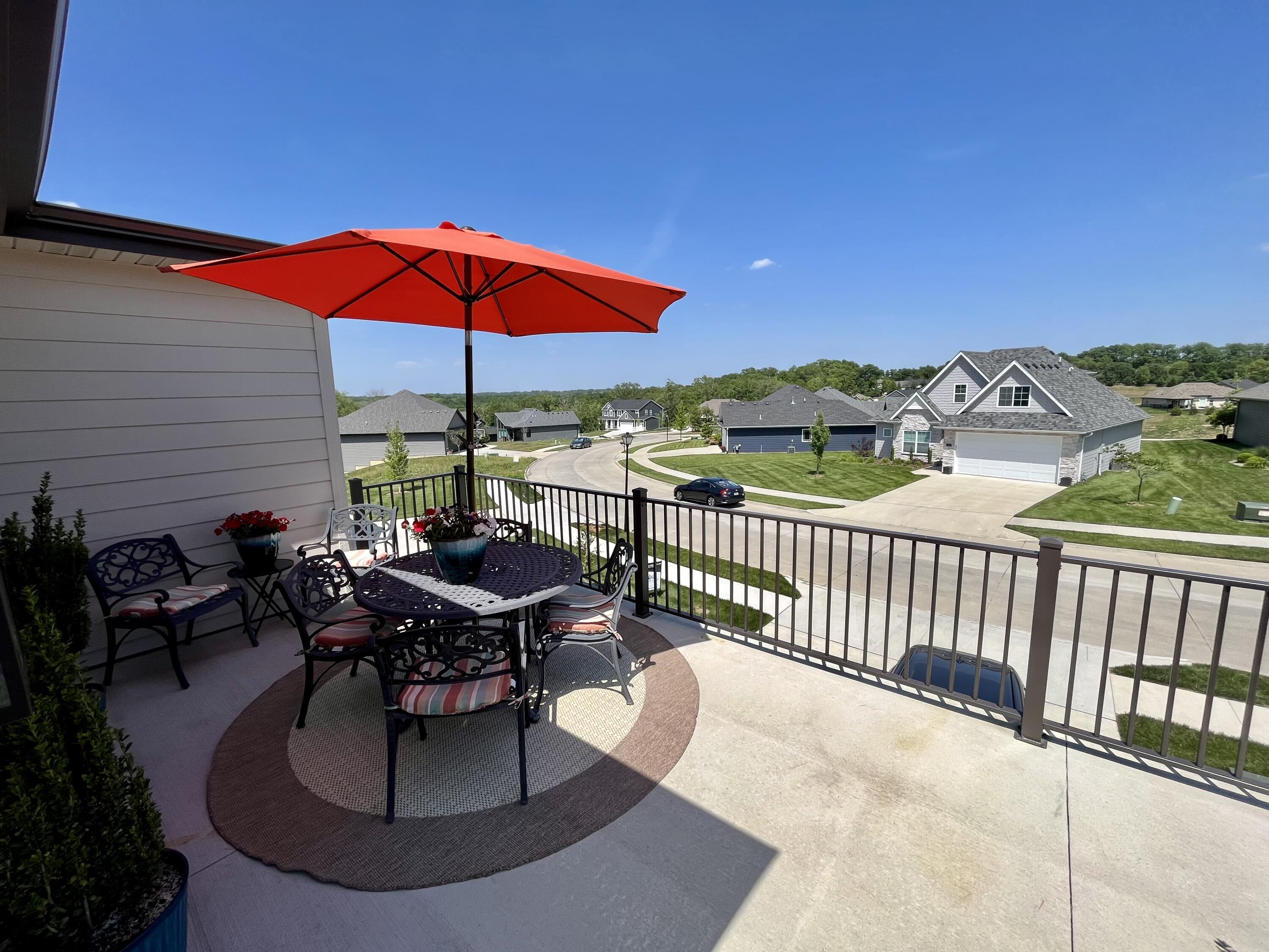 613 Red Feather Ct Property Photo 6