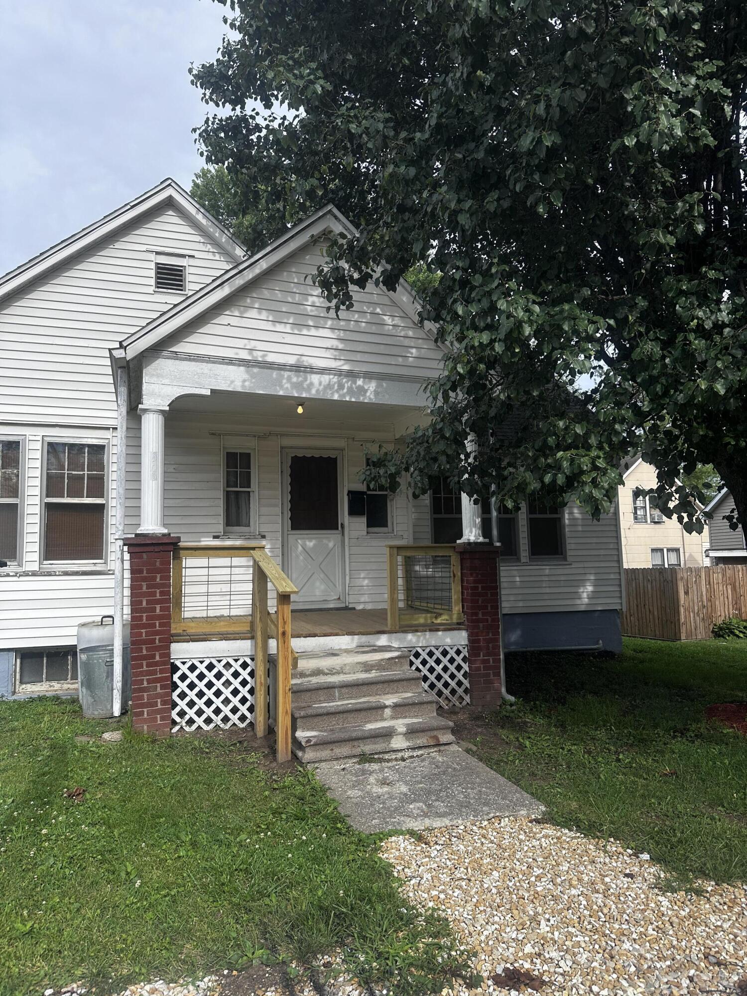 606 N Washington St Property Photo 6