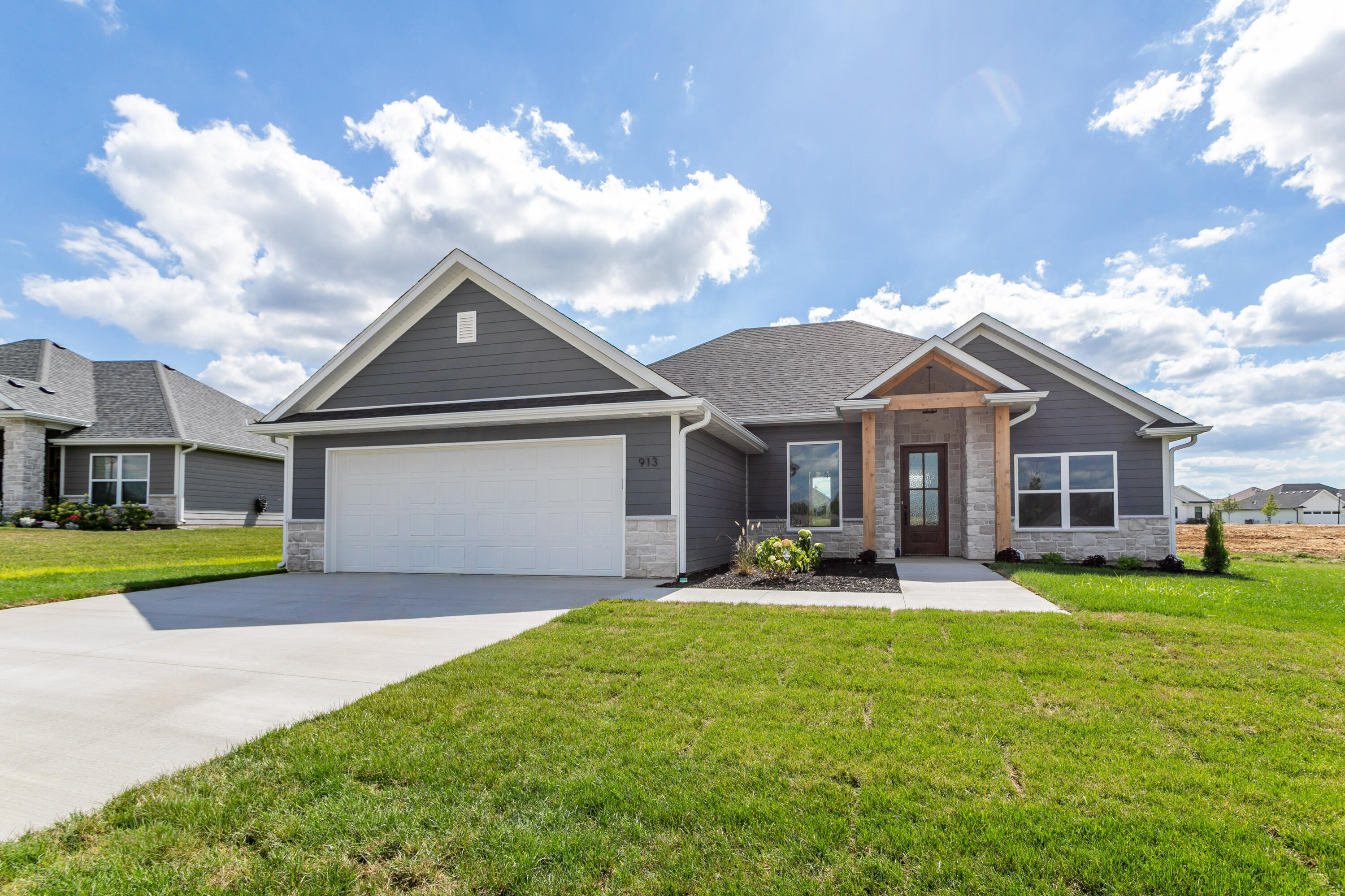 913 Spyglass Ct Property Photo 1