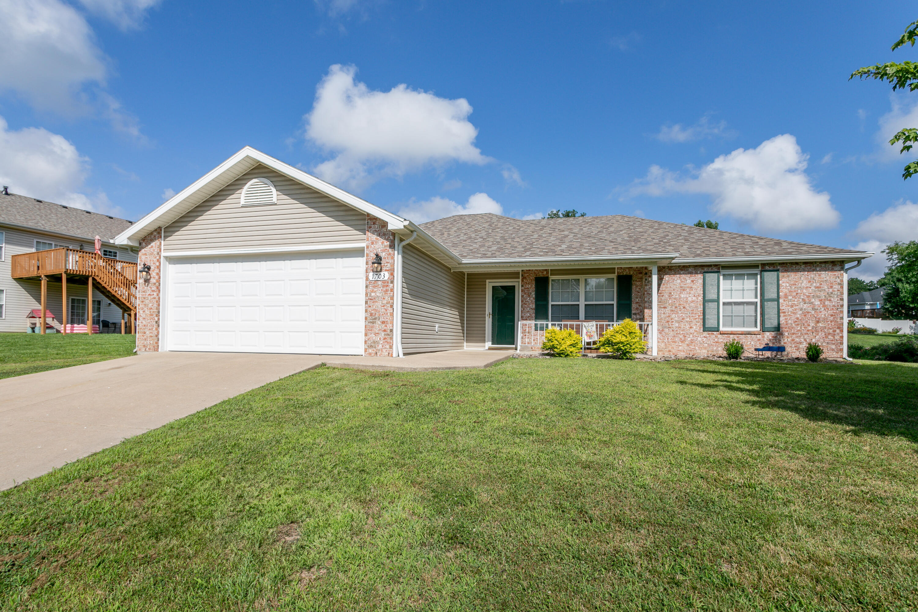 1703 Osage Dr Property Photo 2