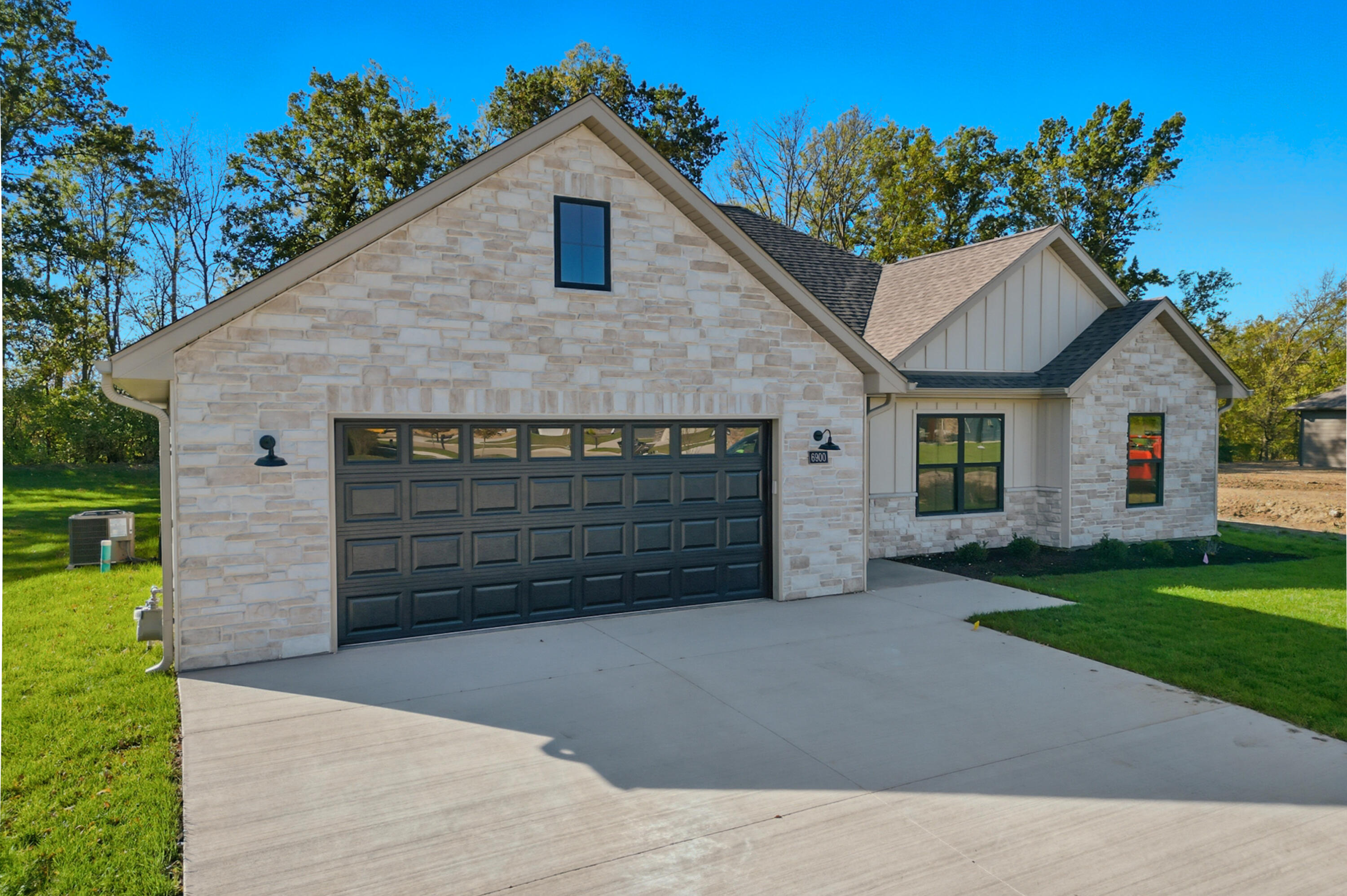 6900 Armstrong Dr Property Photo 1