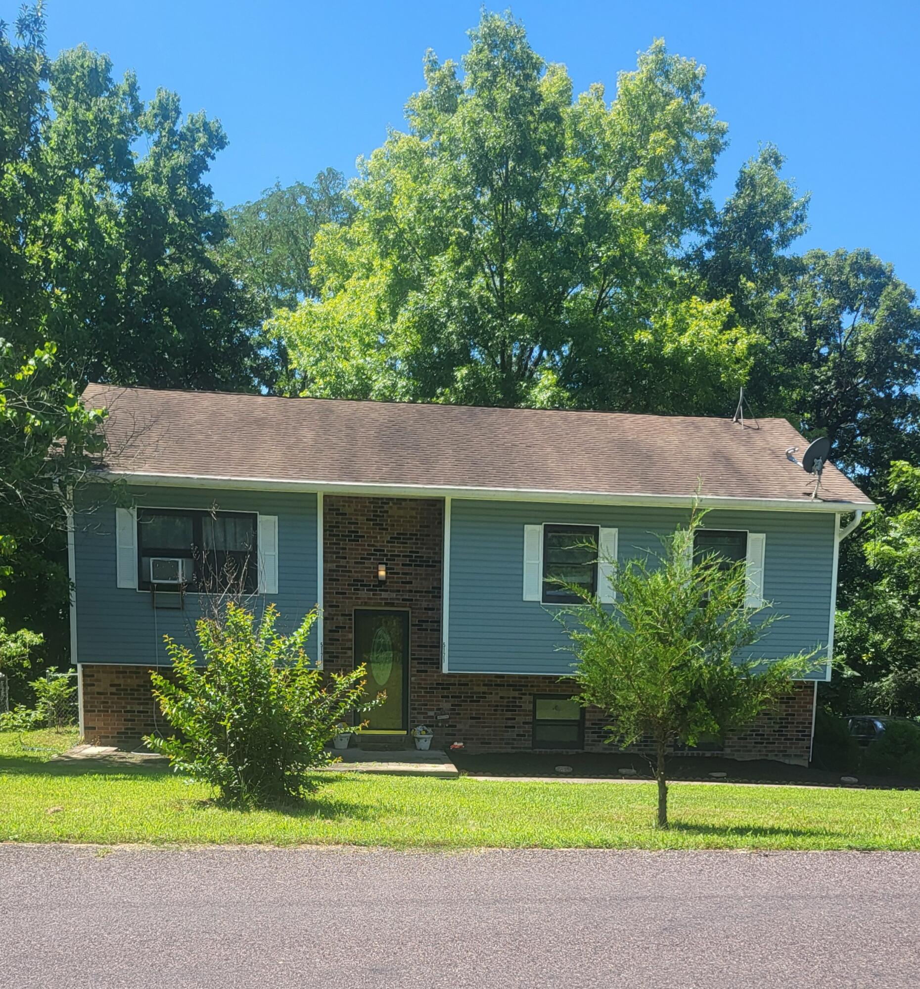 5171 N Creasy Springs Rd Property Photo 1