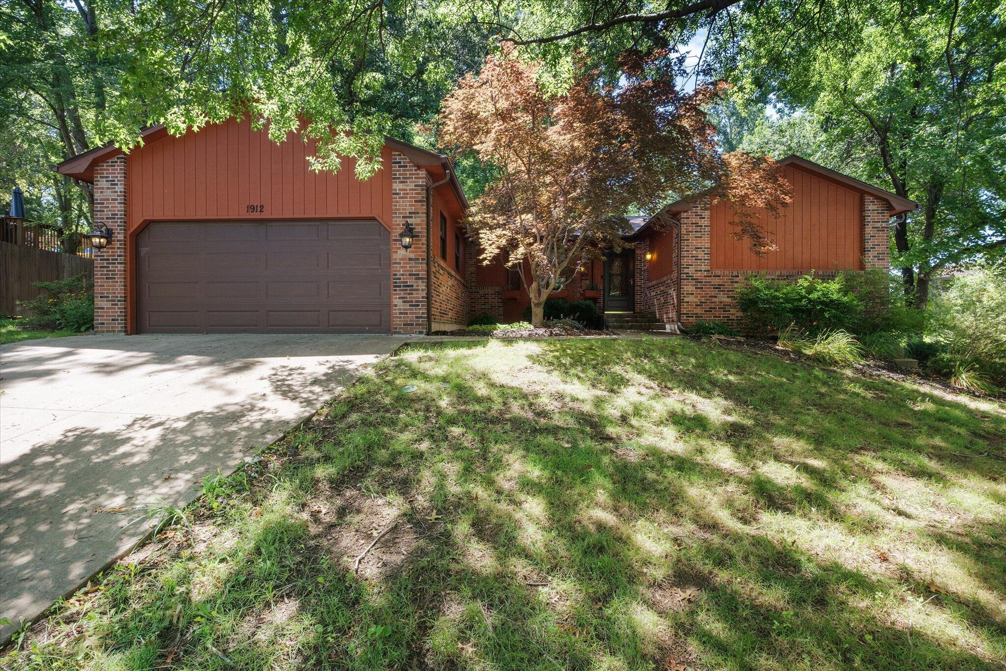 1912 LOVEJOY LN Property Photo 1