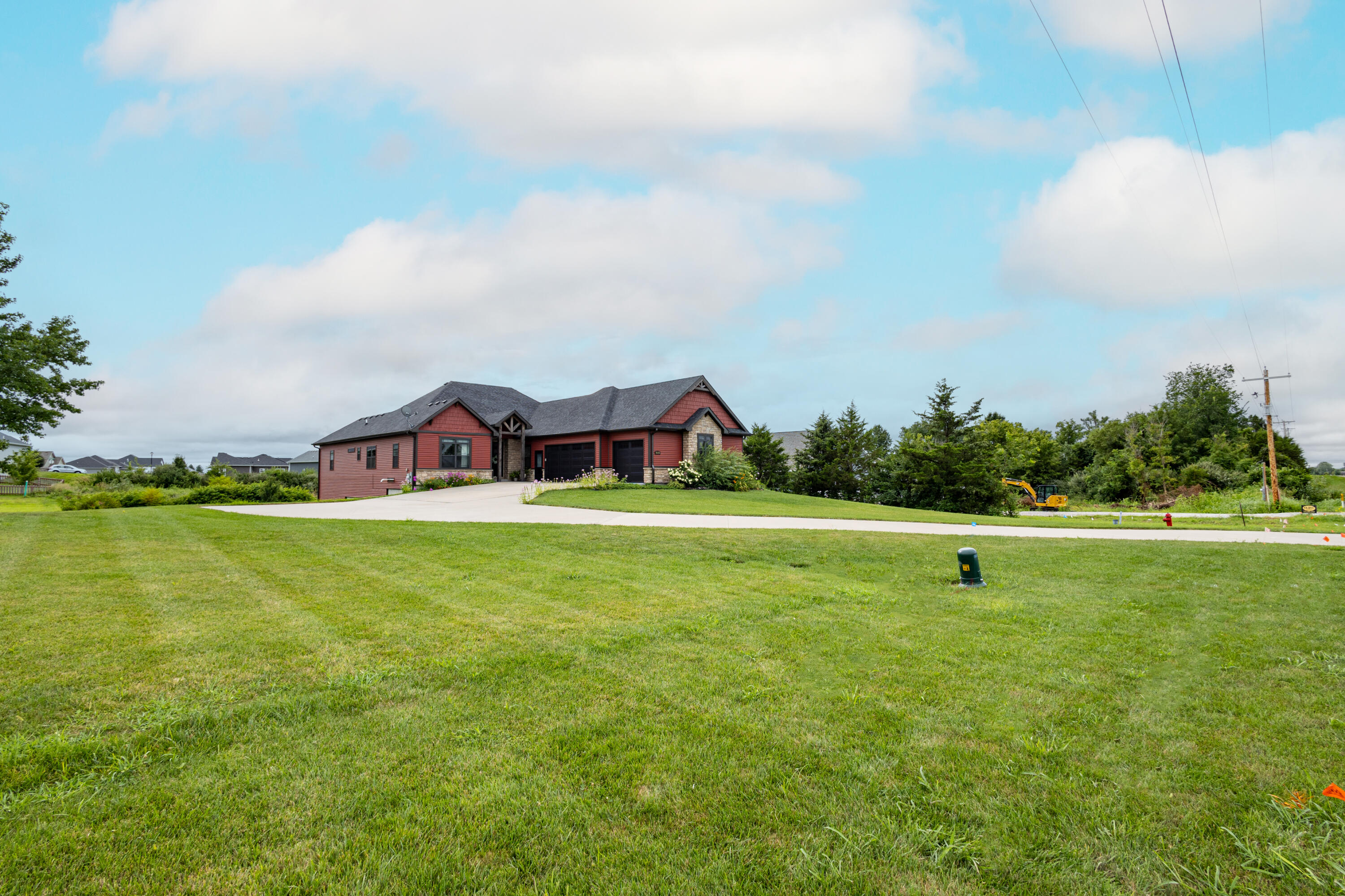 16250 S Old Hwy 63 Property Photo 2