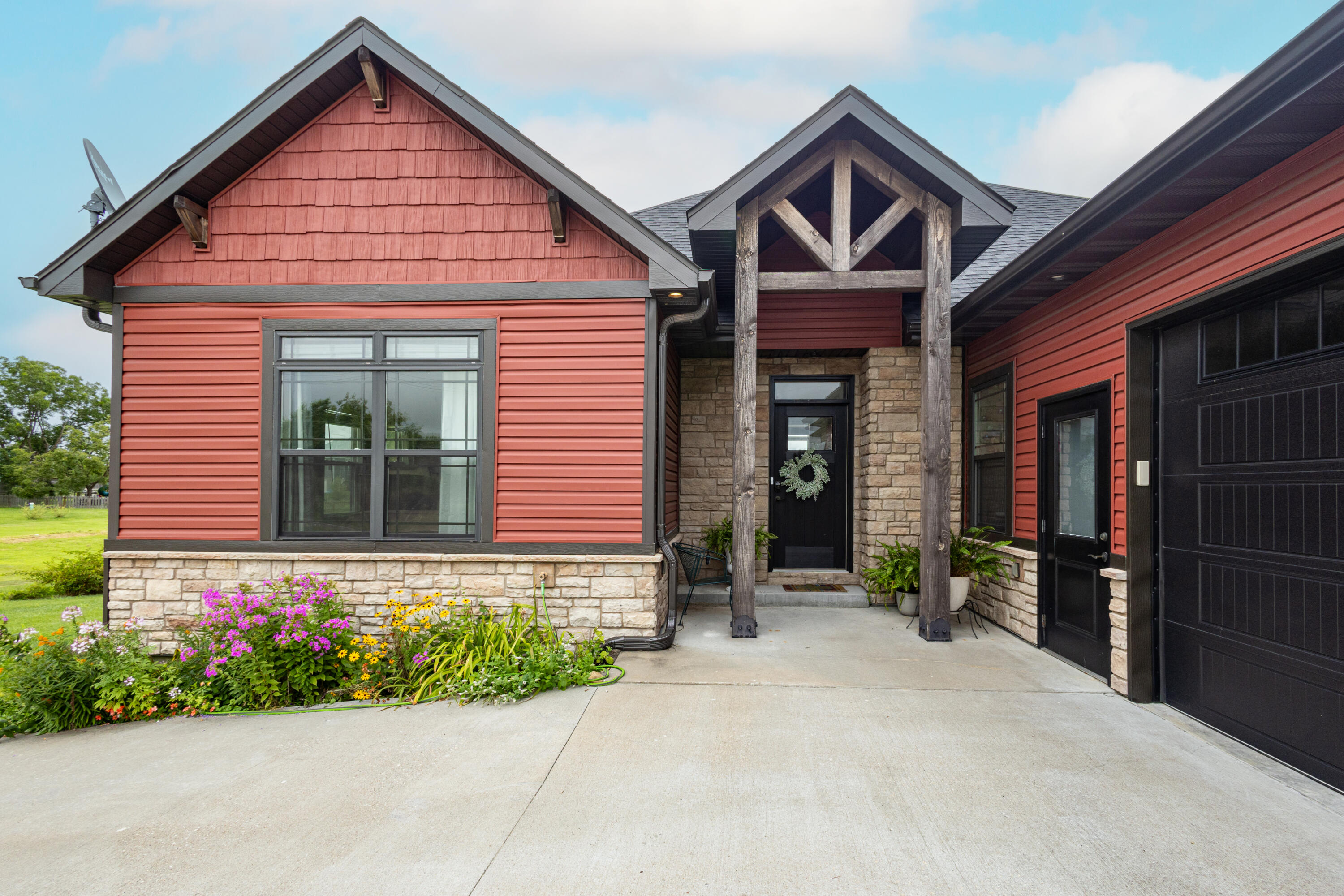 16250 S Old Hwy 63 Property Photo 4