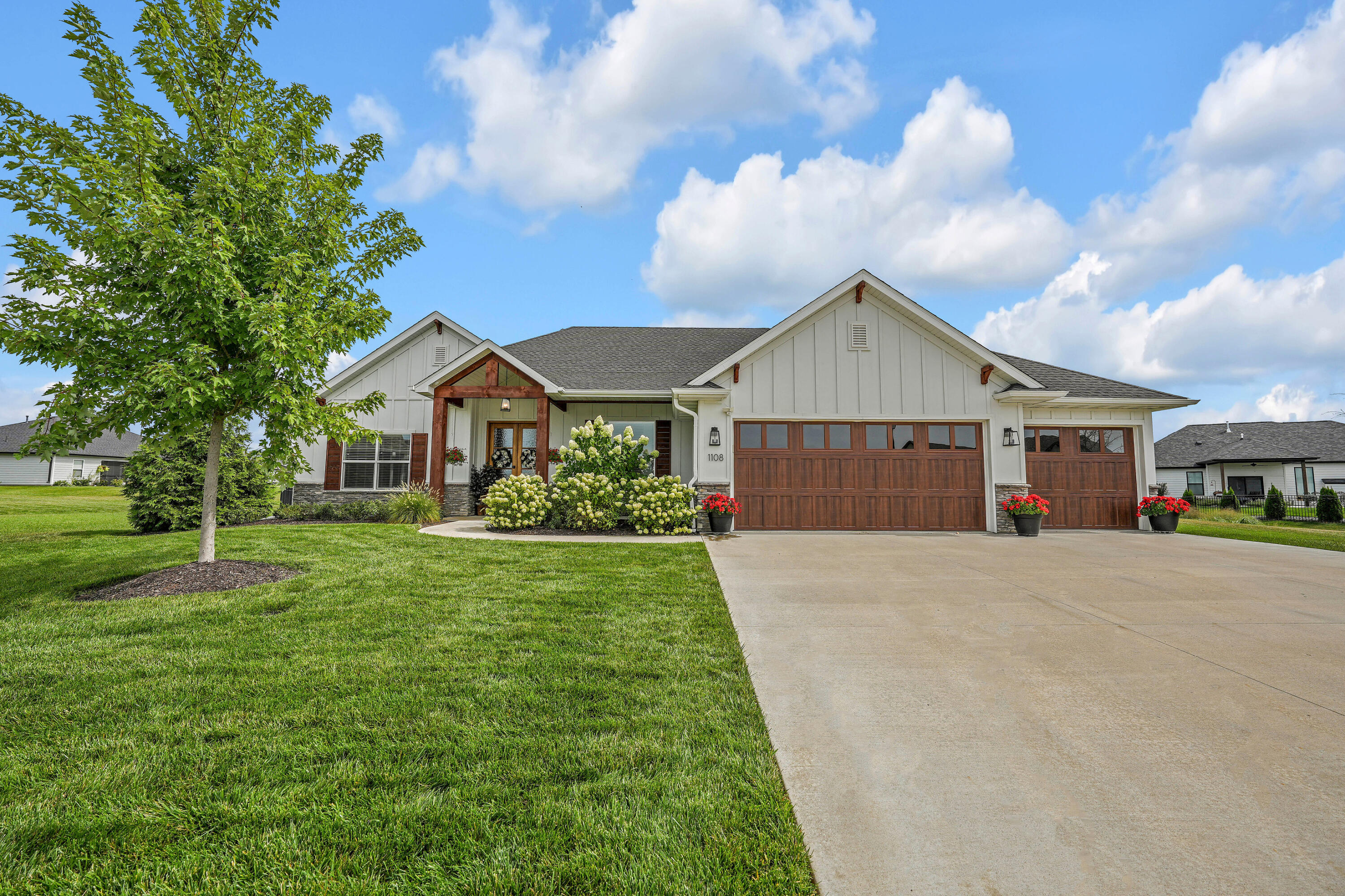 1108 Shadow Hawk Ct Property Photo 1