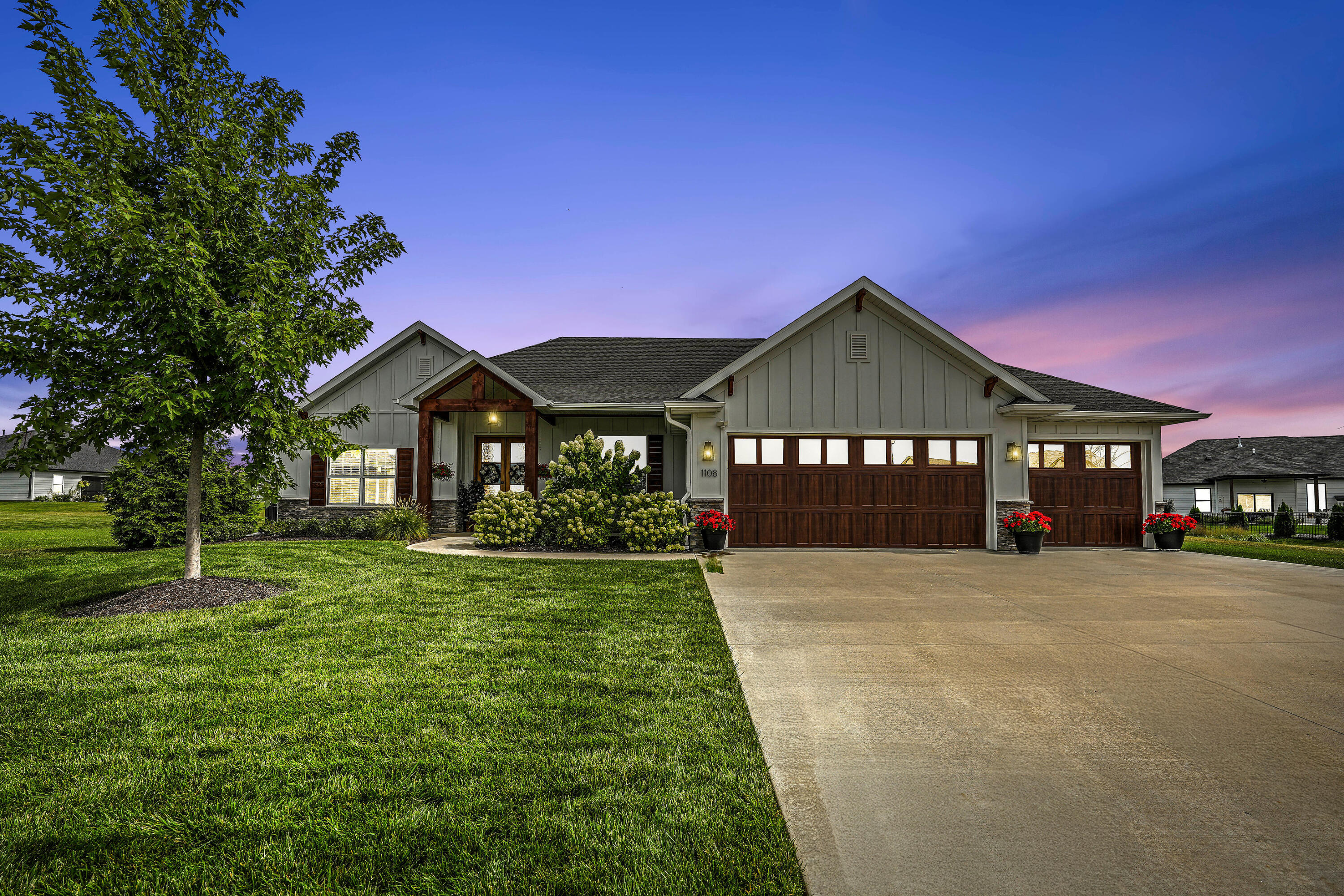 1108 Shadow Hawk Ct Property Photo 2