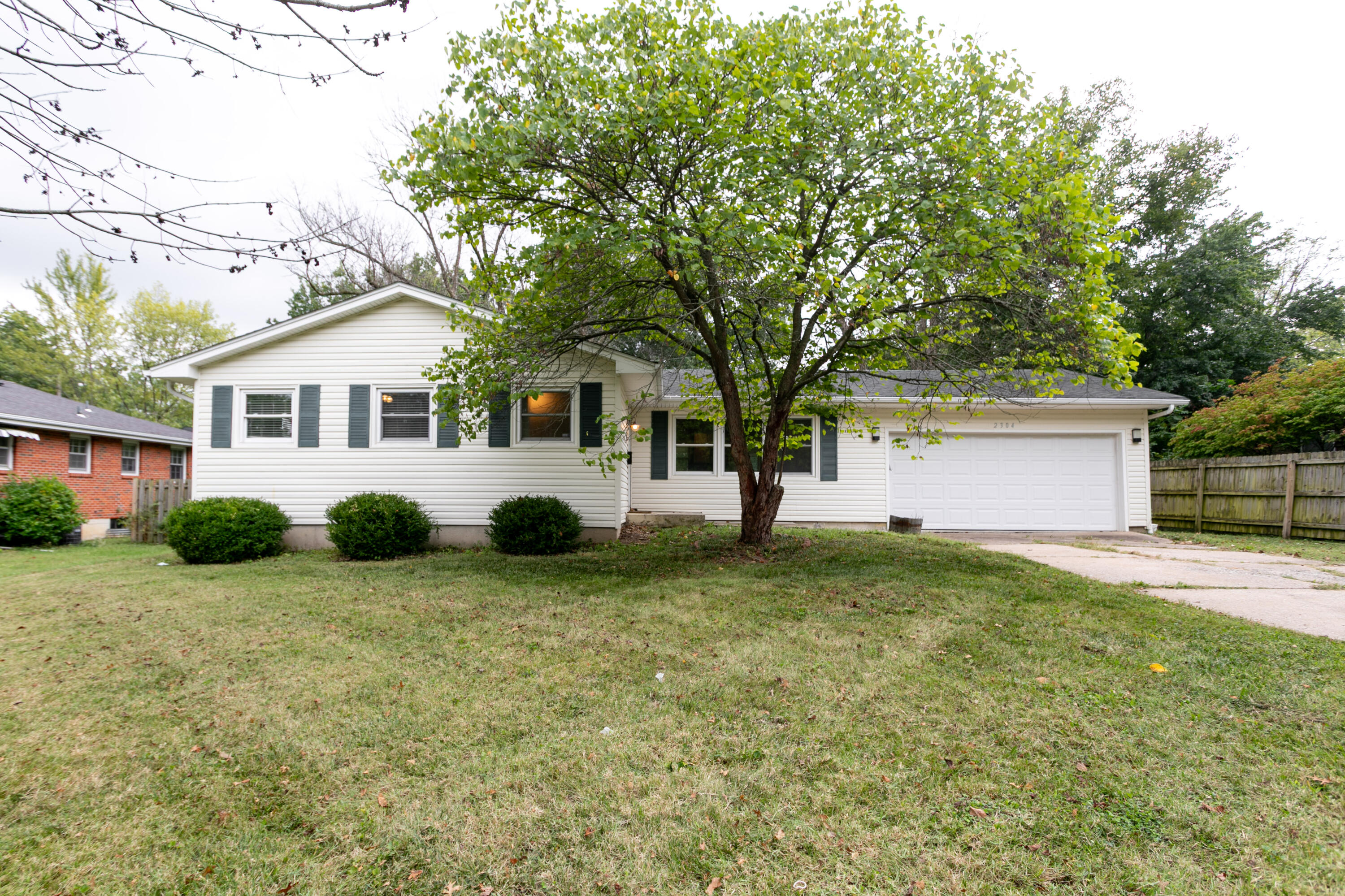 2304 Braemore Rd Property Photo 1