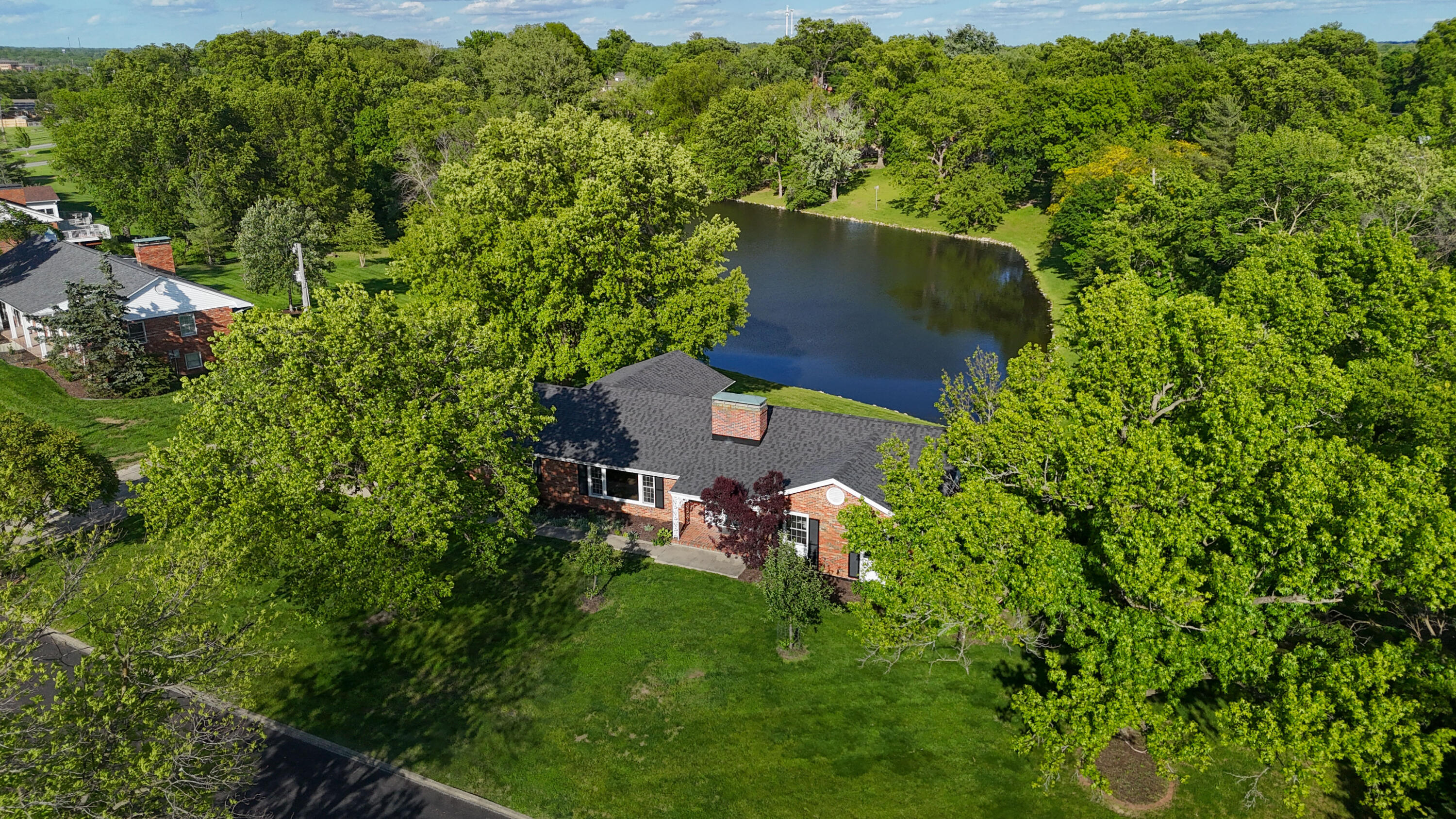 1022 QUEEN ANN DR