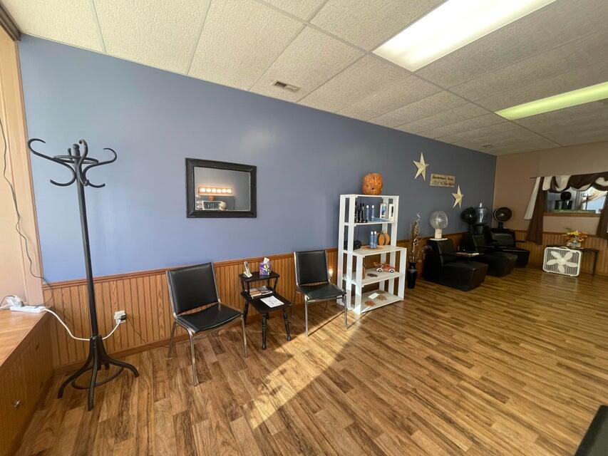 207 N Main St Property Photo 5