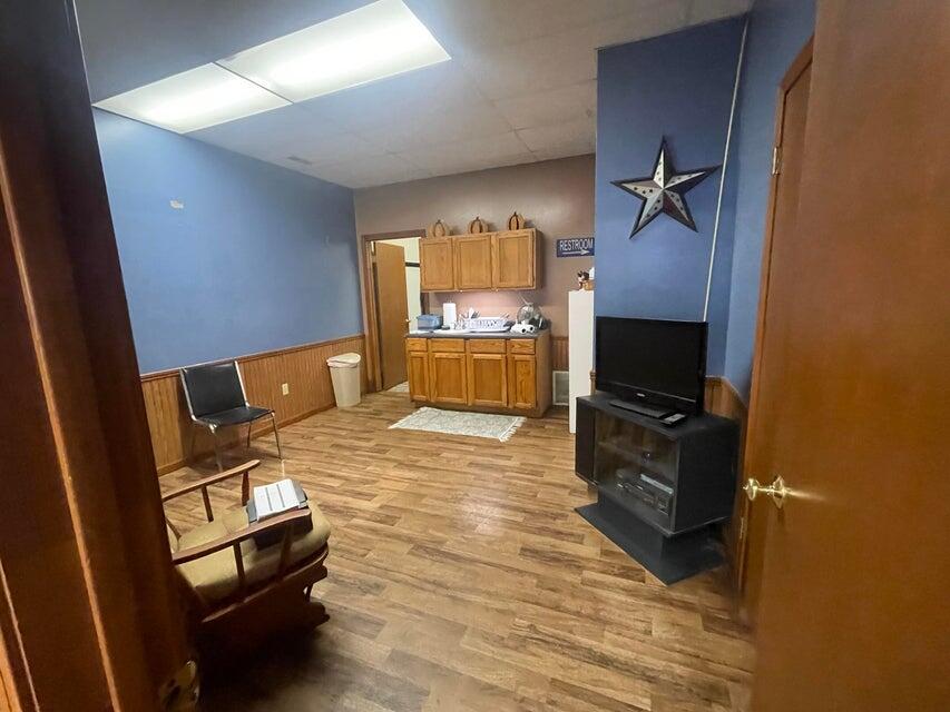 207 N Main St Property Photo 15