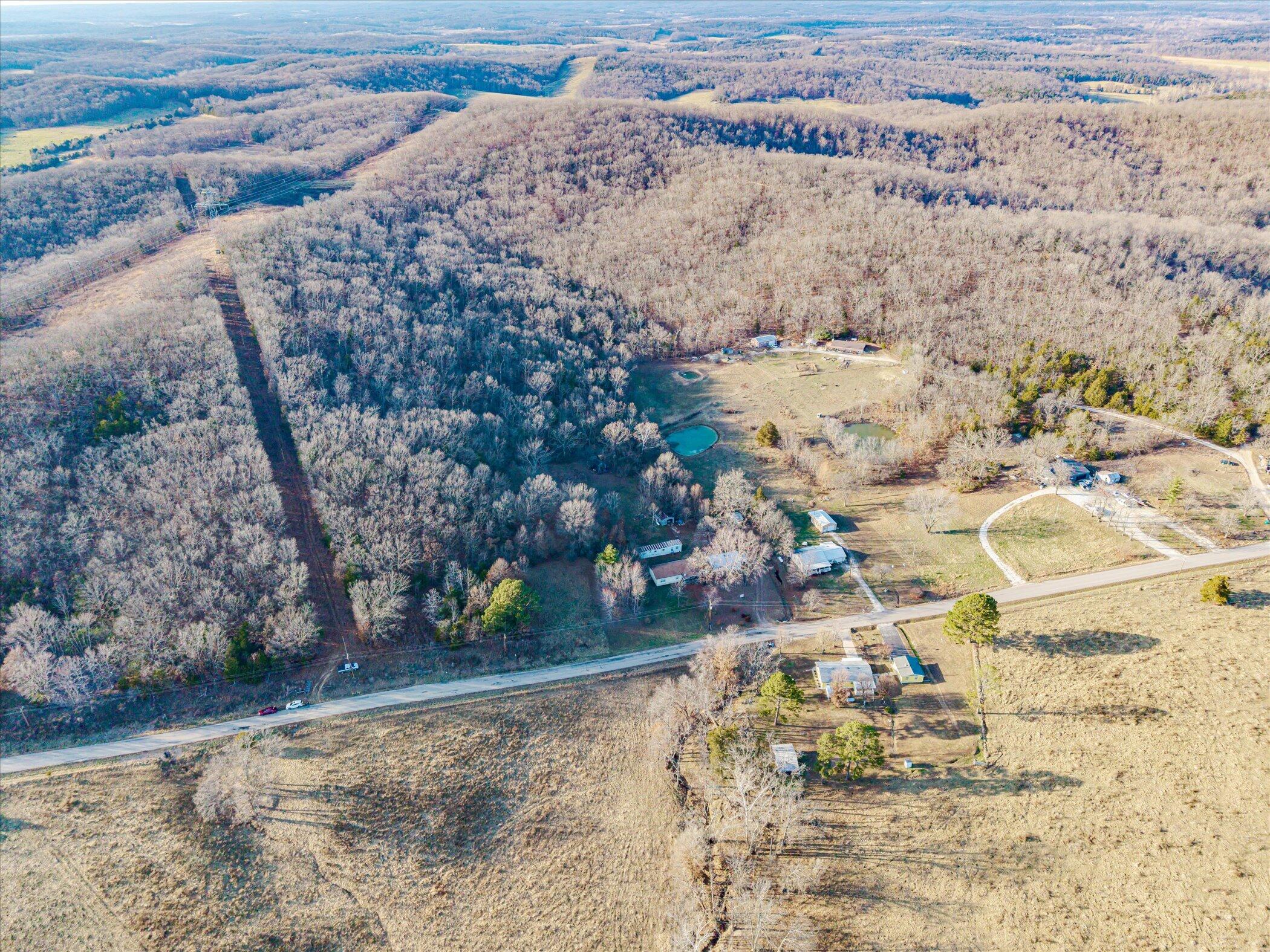 2478 Fowler Rd Property Photo 9