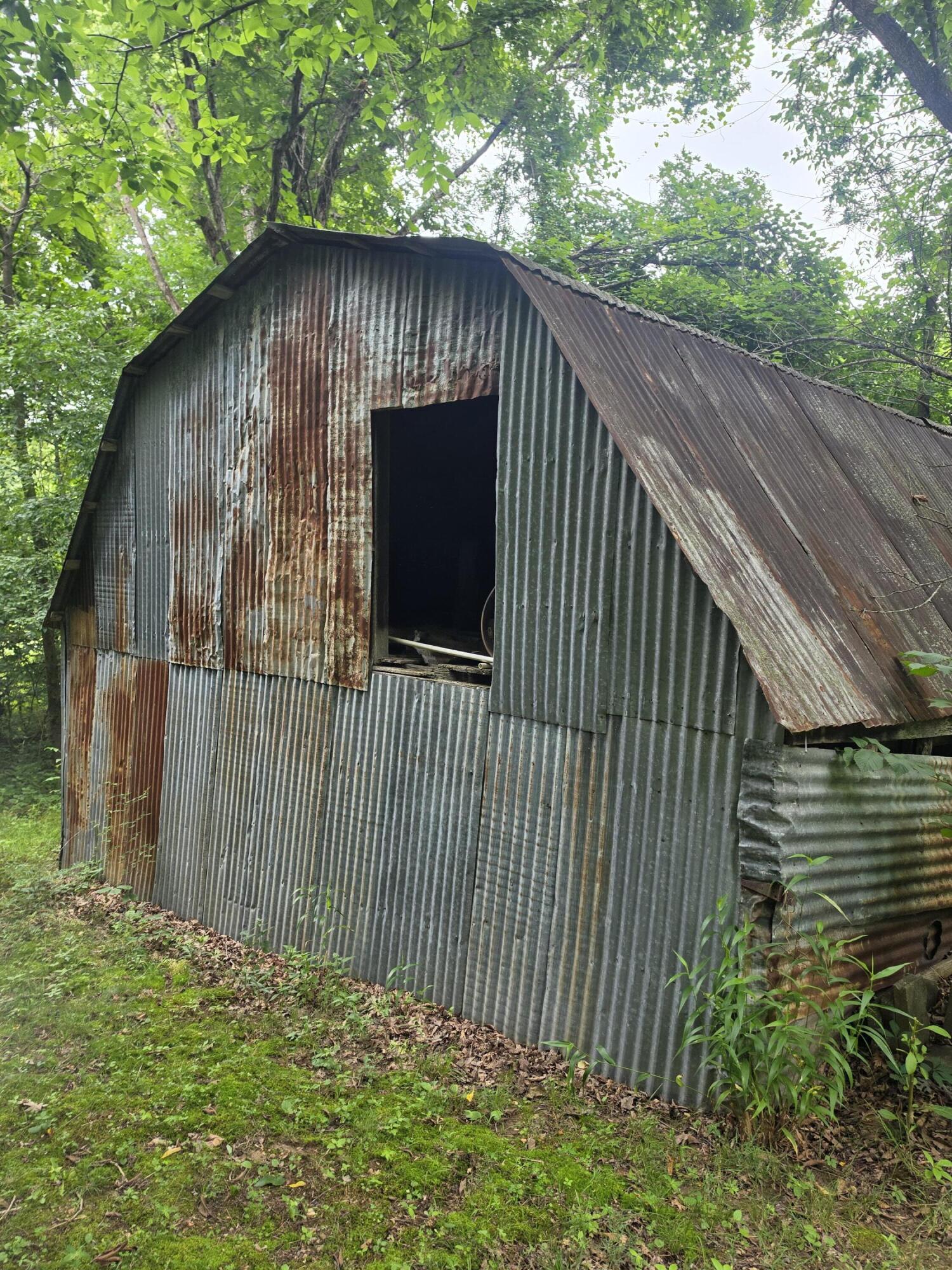 2478 Fowler Rd Property Photo 32