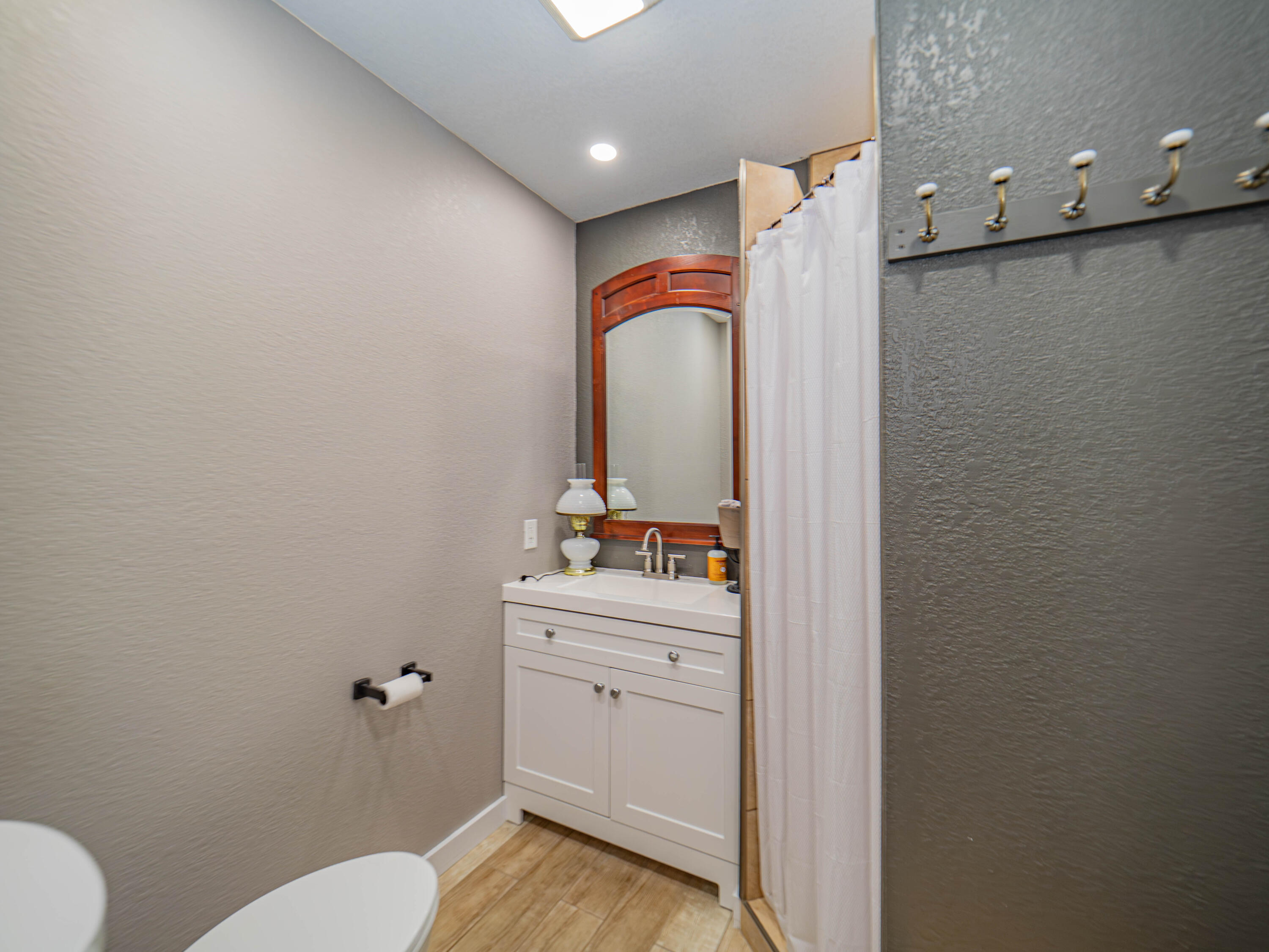 605 2nd St Property Photo 8