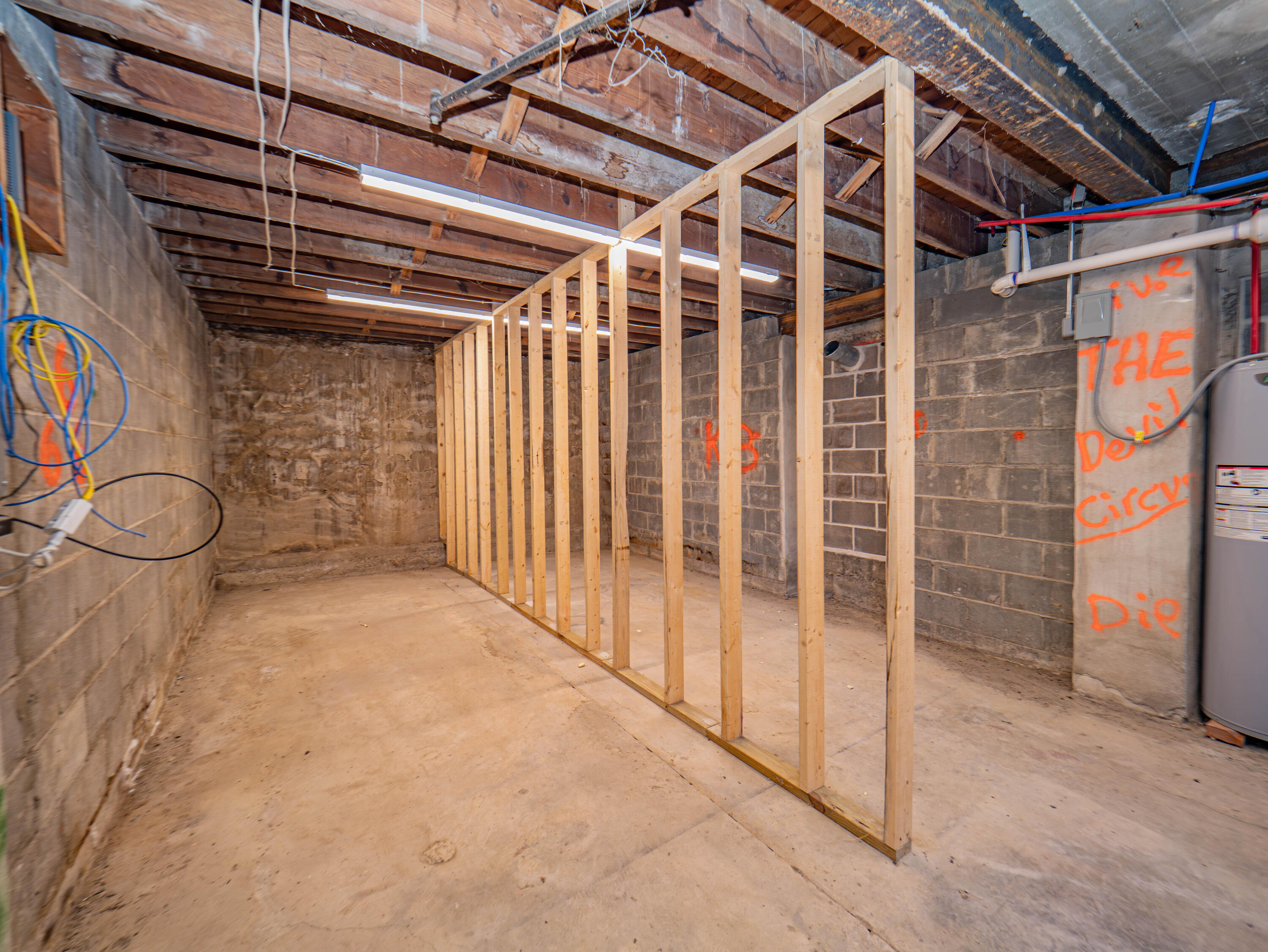 605 2nd St Property Photo 11