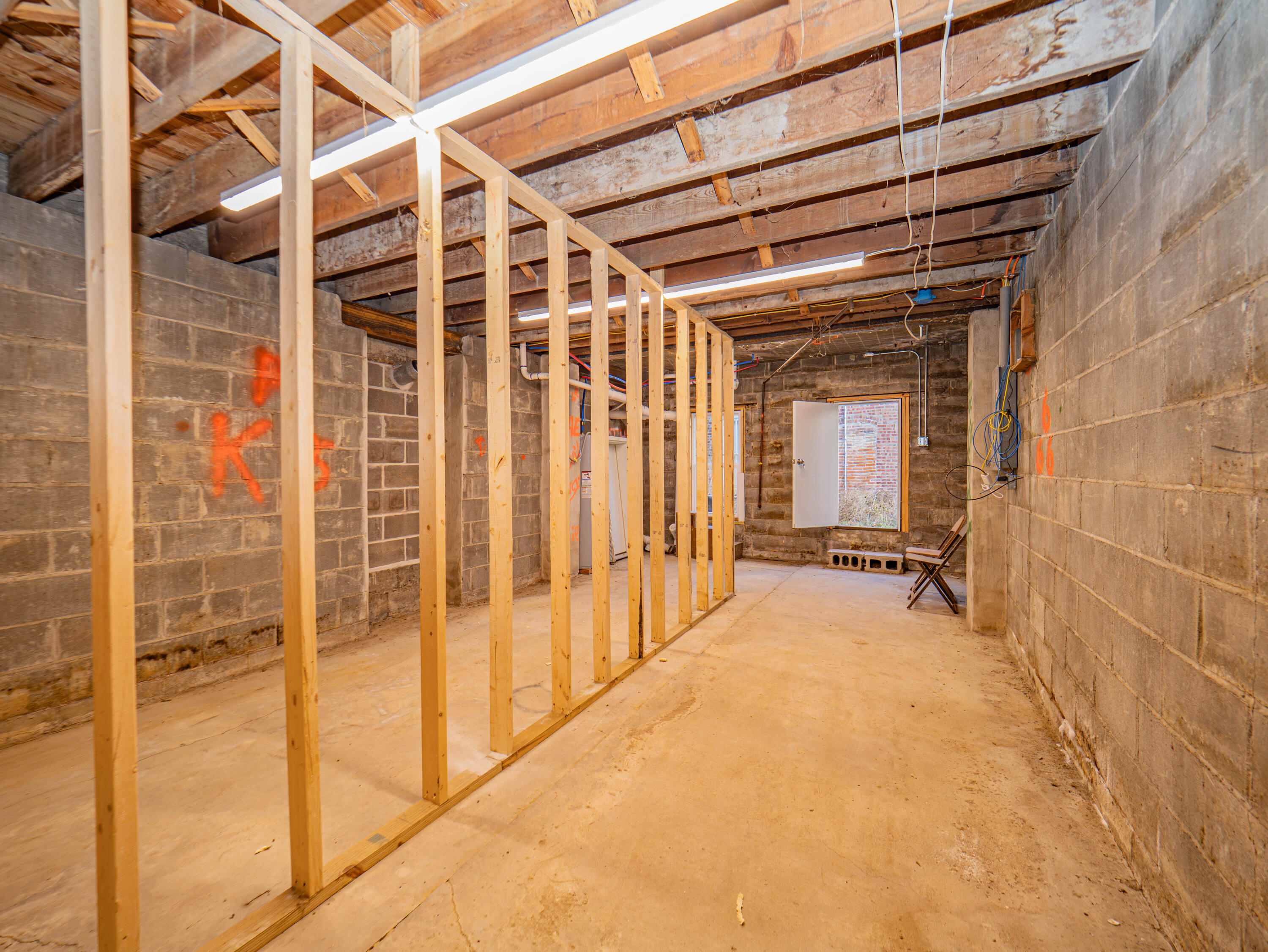 605 2nd St Property Photo 12