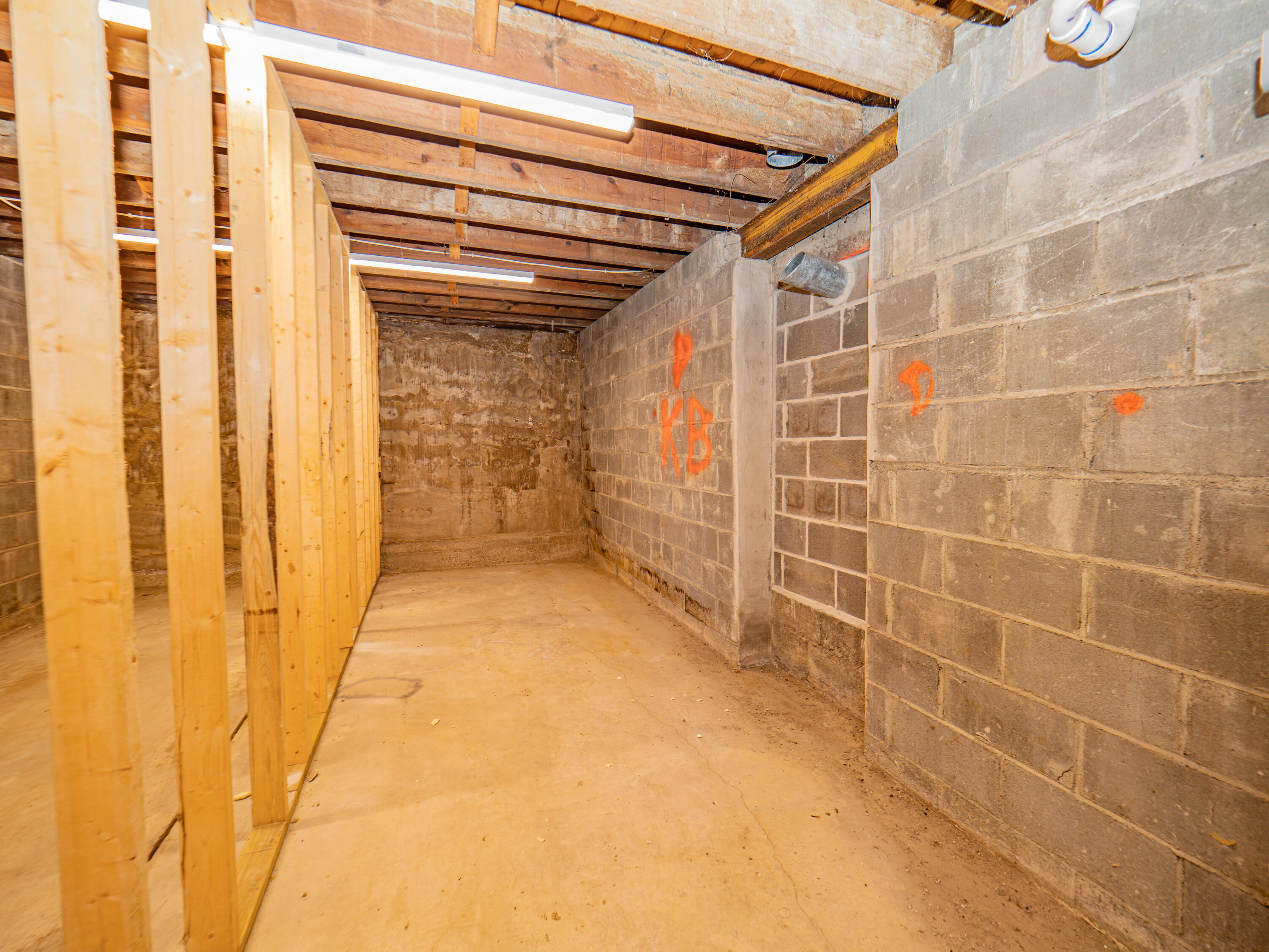 605 2nd St Property Photo 15