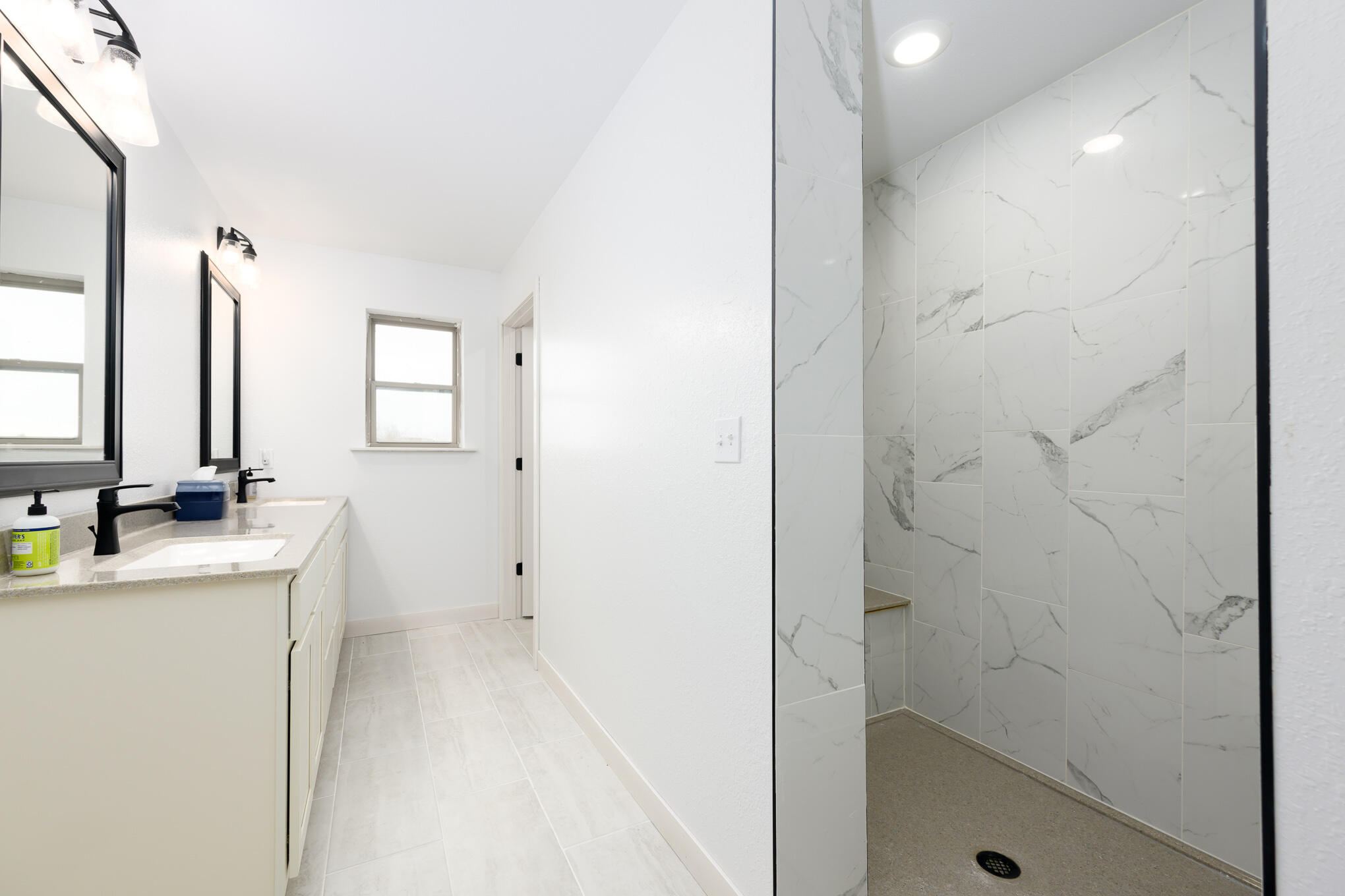 16110 Blue Heron Dr Property Photo 8