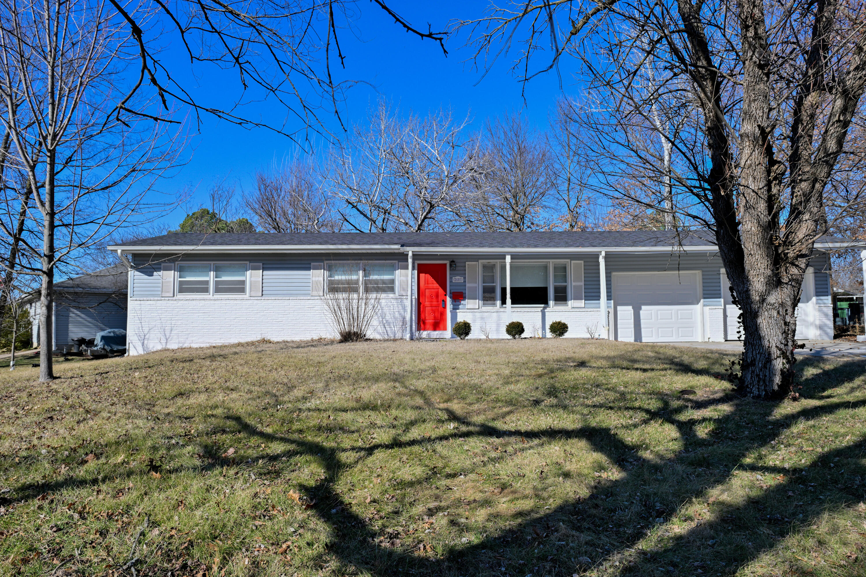 2601 Highland Dr Property Photo 1