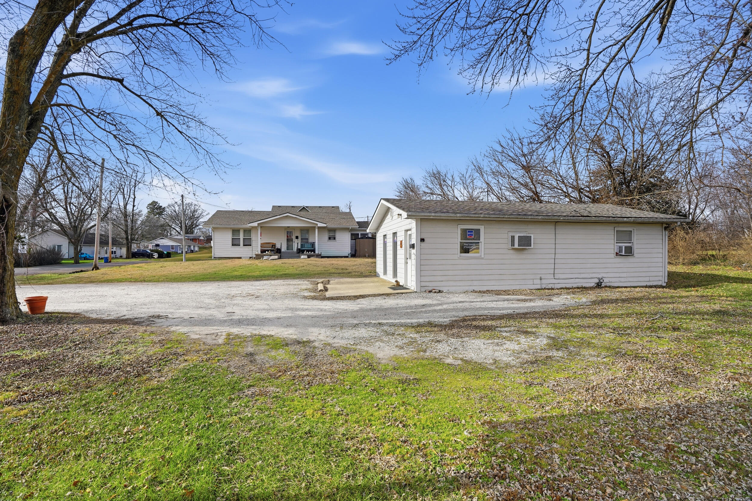 209 E Johnson Ave Property Photo 6