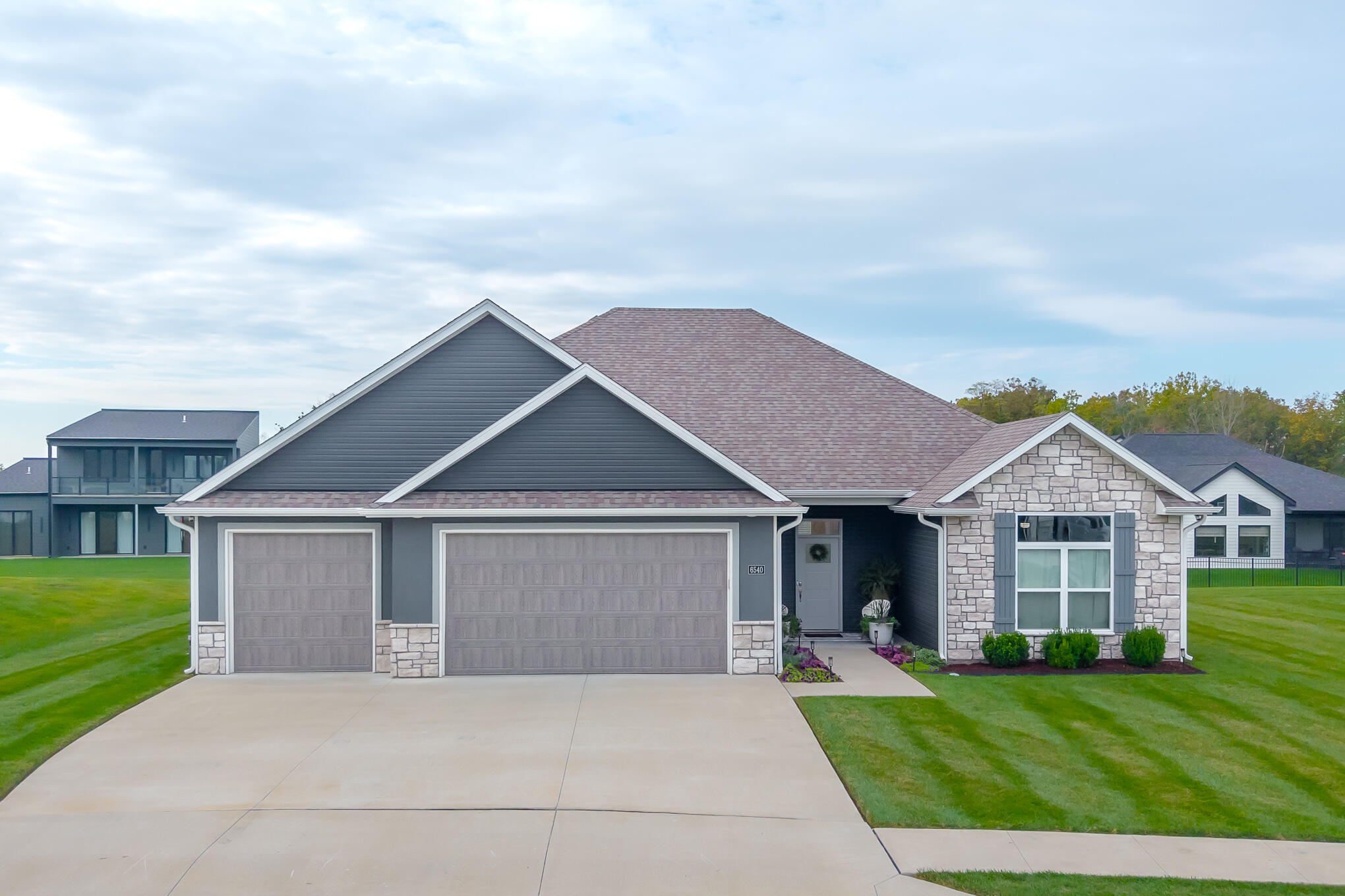 6540 Gateway Arch Way Property Photo 1
