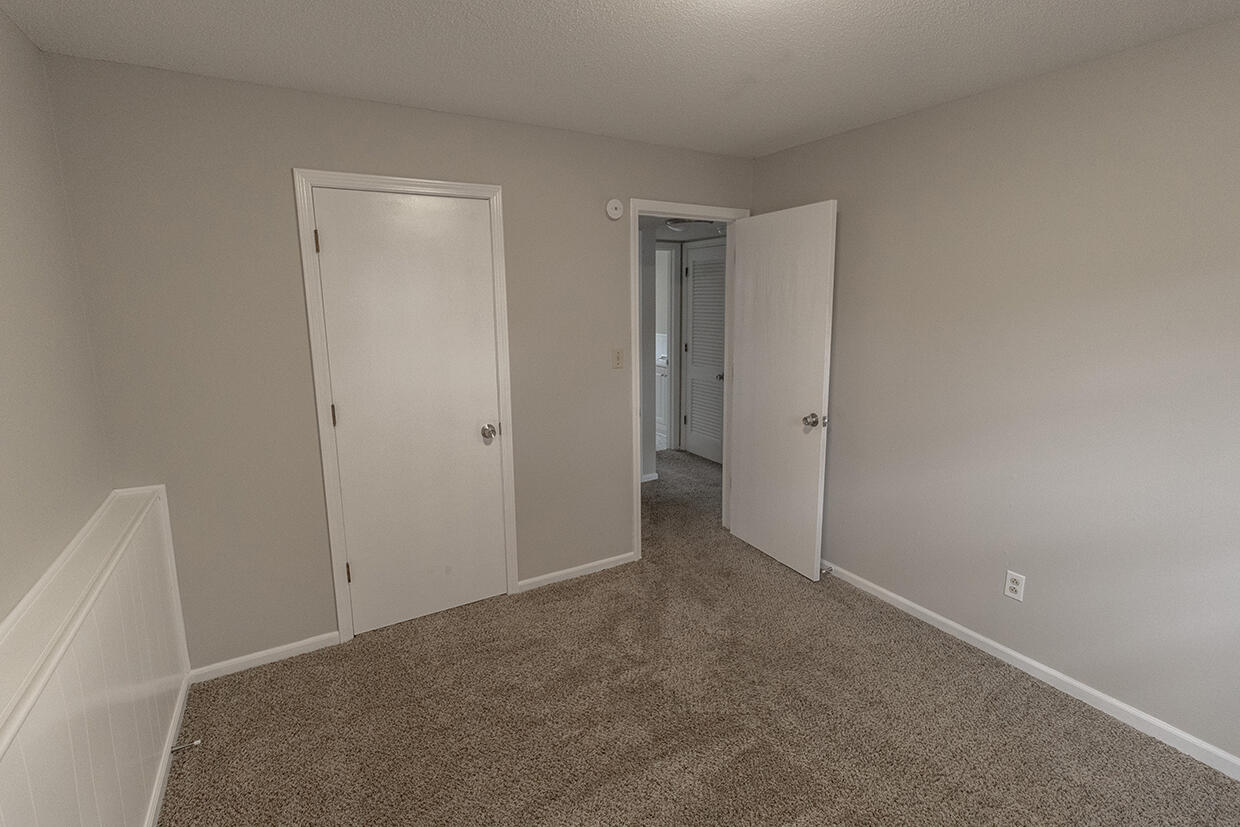 2916 Leeway Dr C Property Photo 8