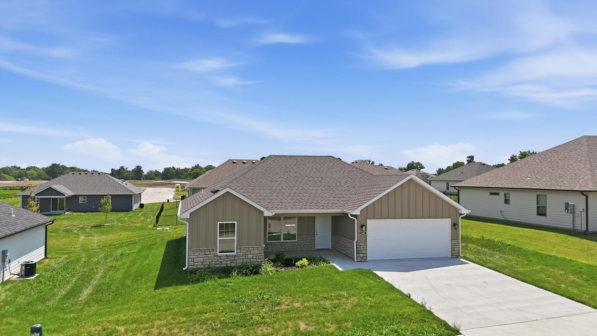 2380 N Federal Dr Property Photo 1