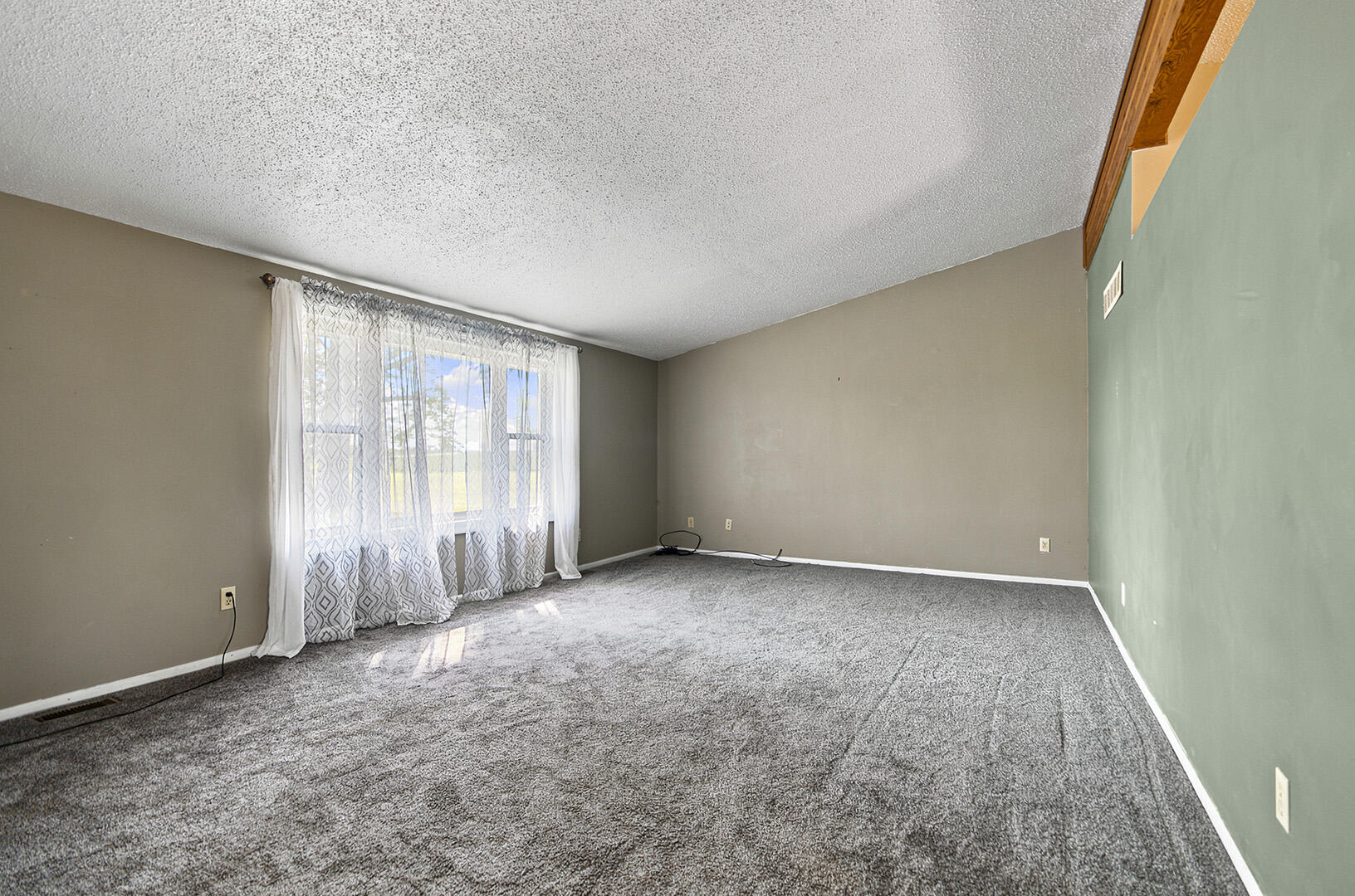 36950 Highway K Property Photo 5