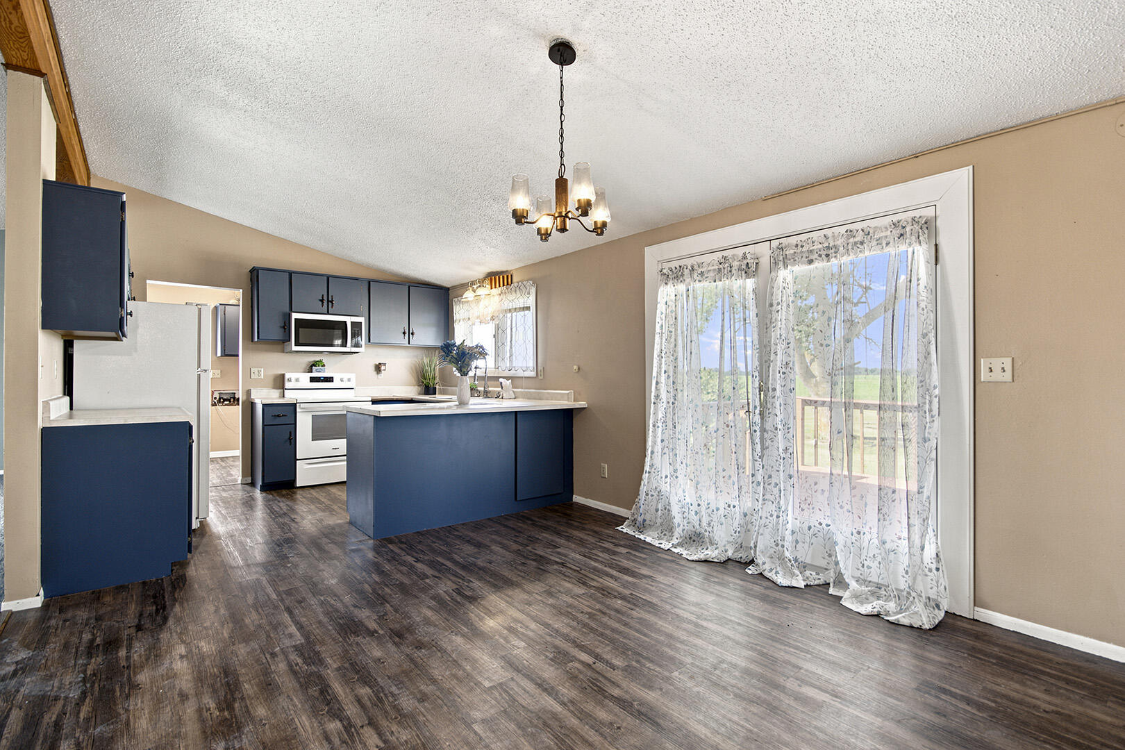 36950 Highway K Property Photo 8