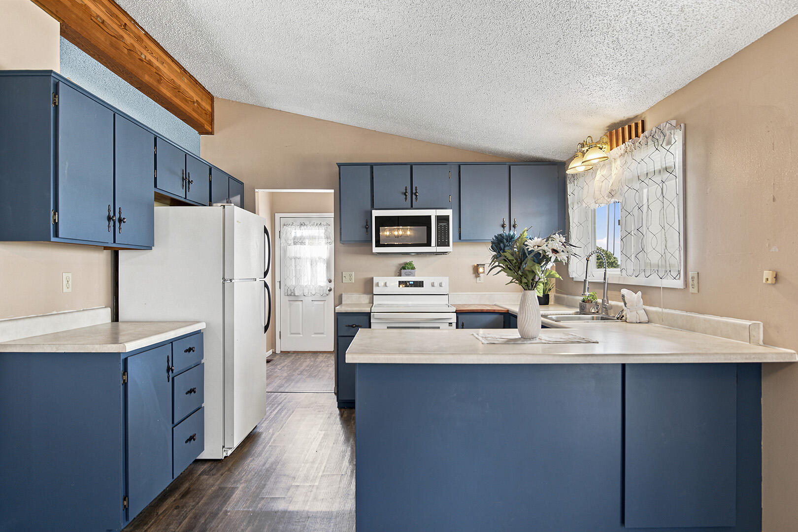 36950 Highway K Property Photo 11