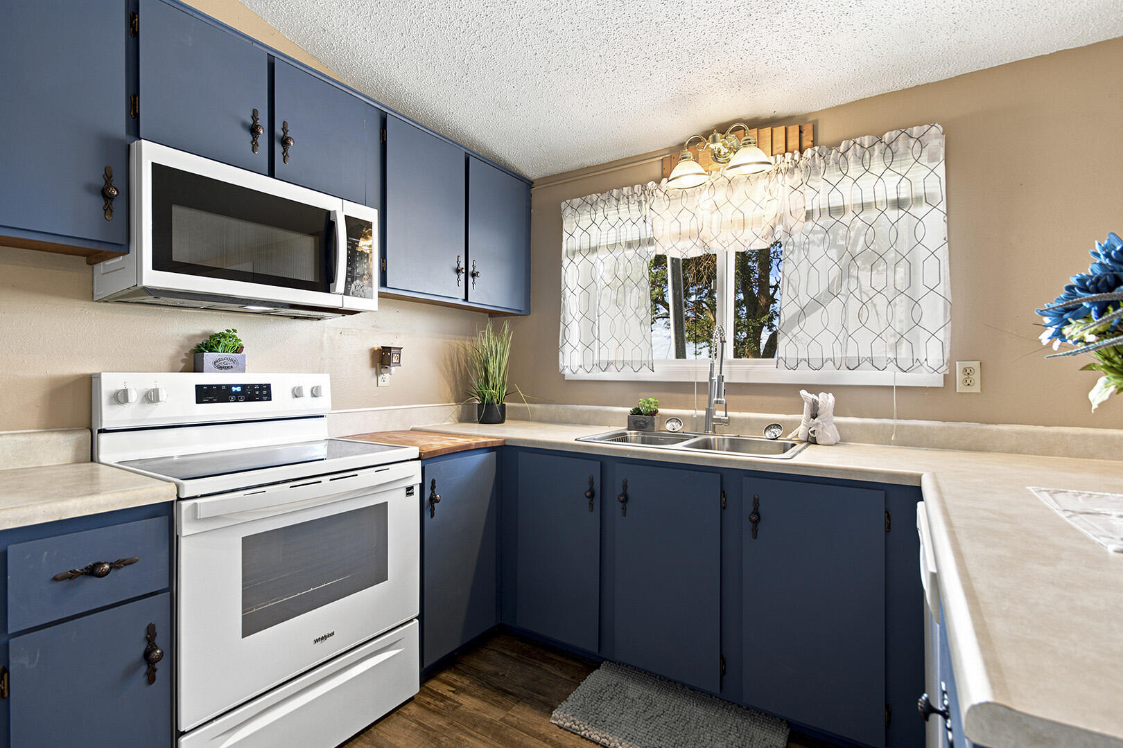 36950 Highway K Property Photo 12