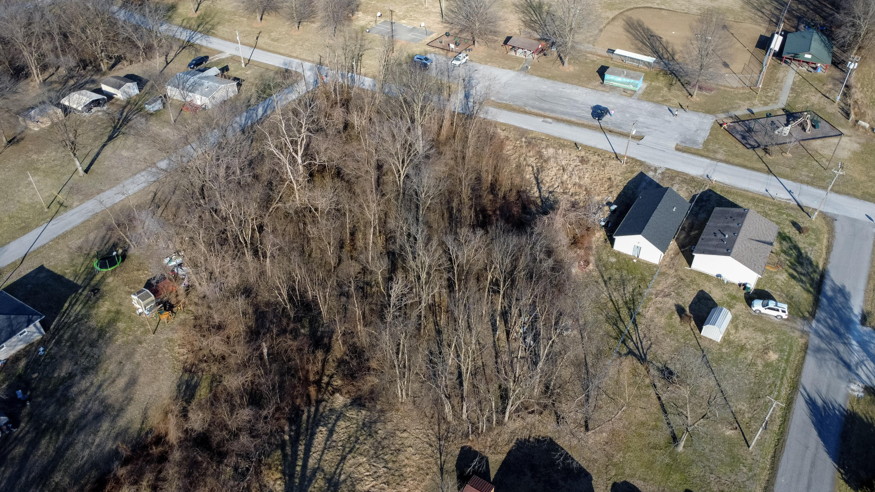 304 Railroad St Property Photo 8