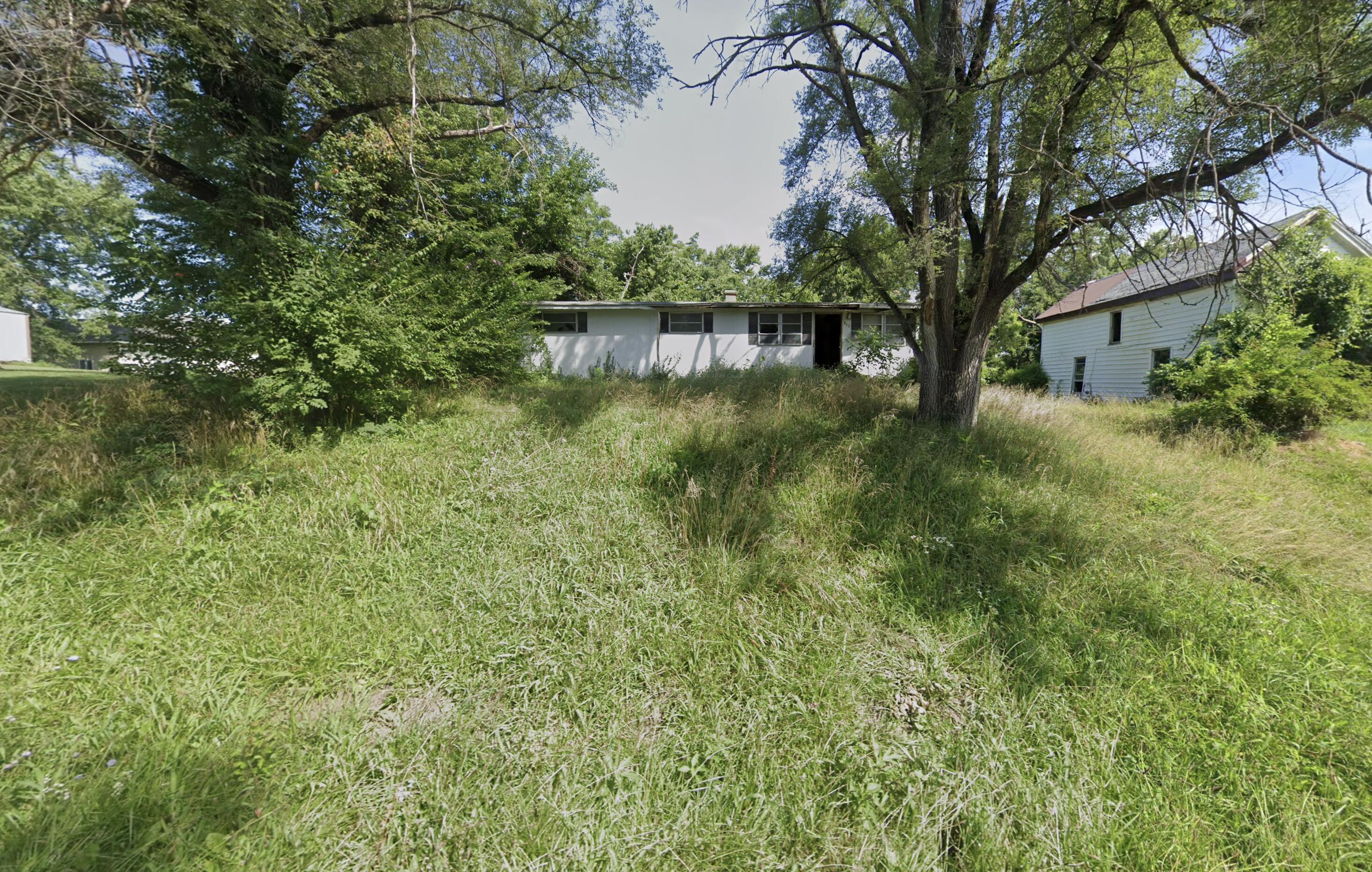 311 E MORRISON ST Property Photo 1