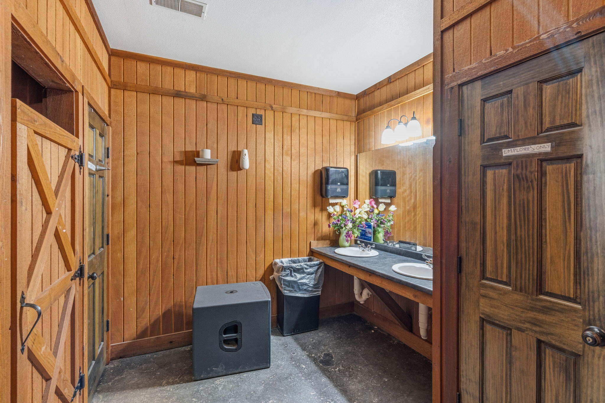 124 South Broadway Property Photo 28