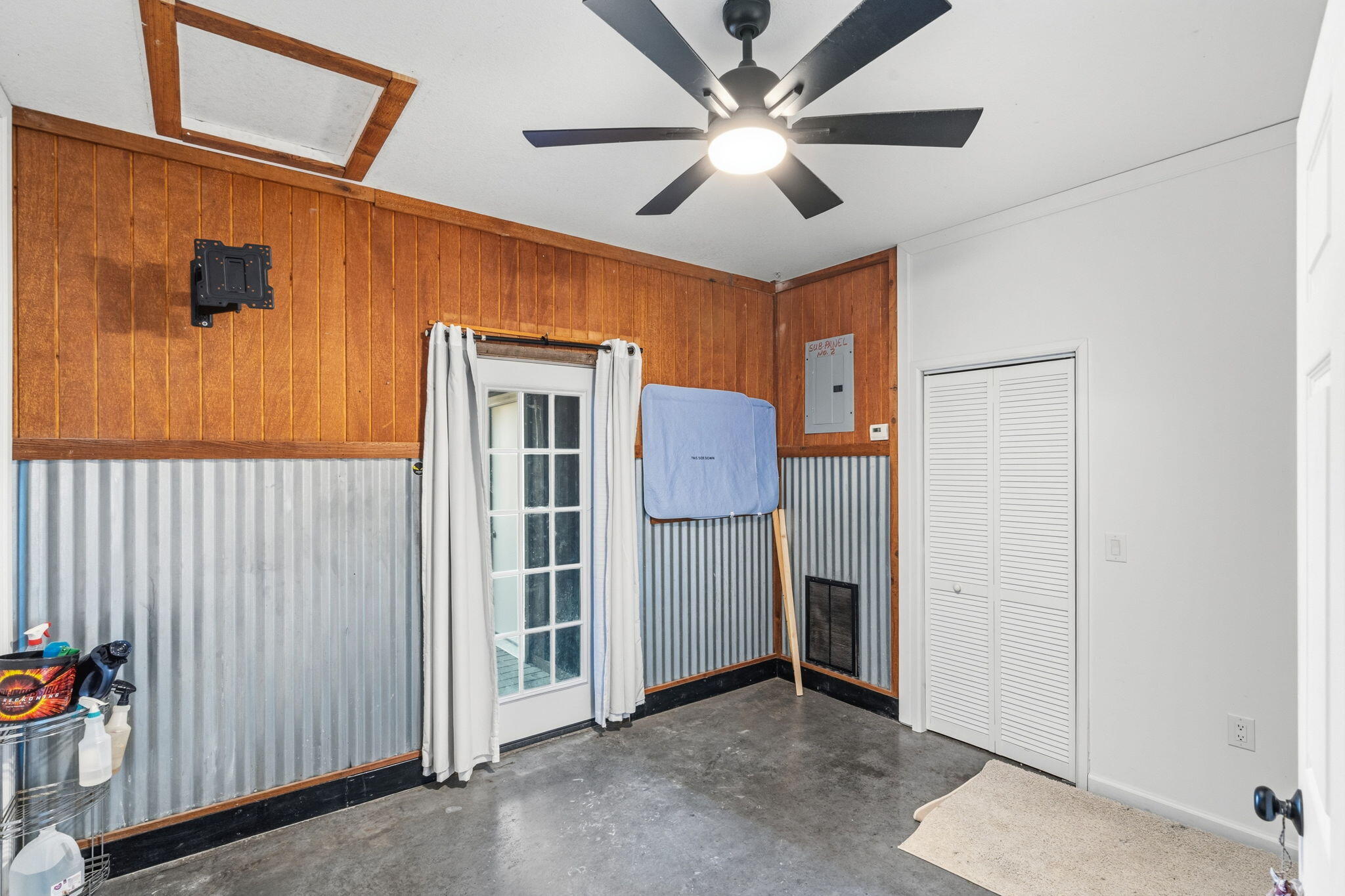 124 South Broadway Property Photo 33