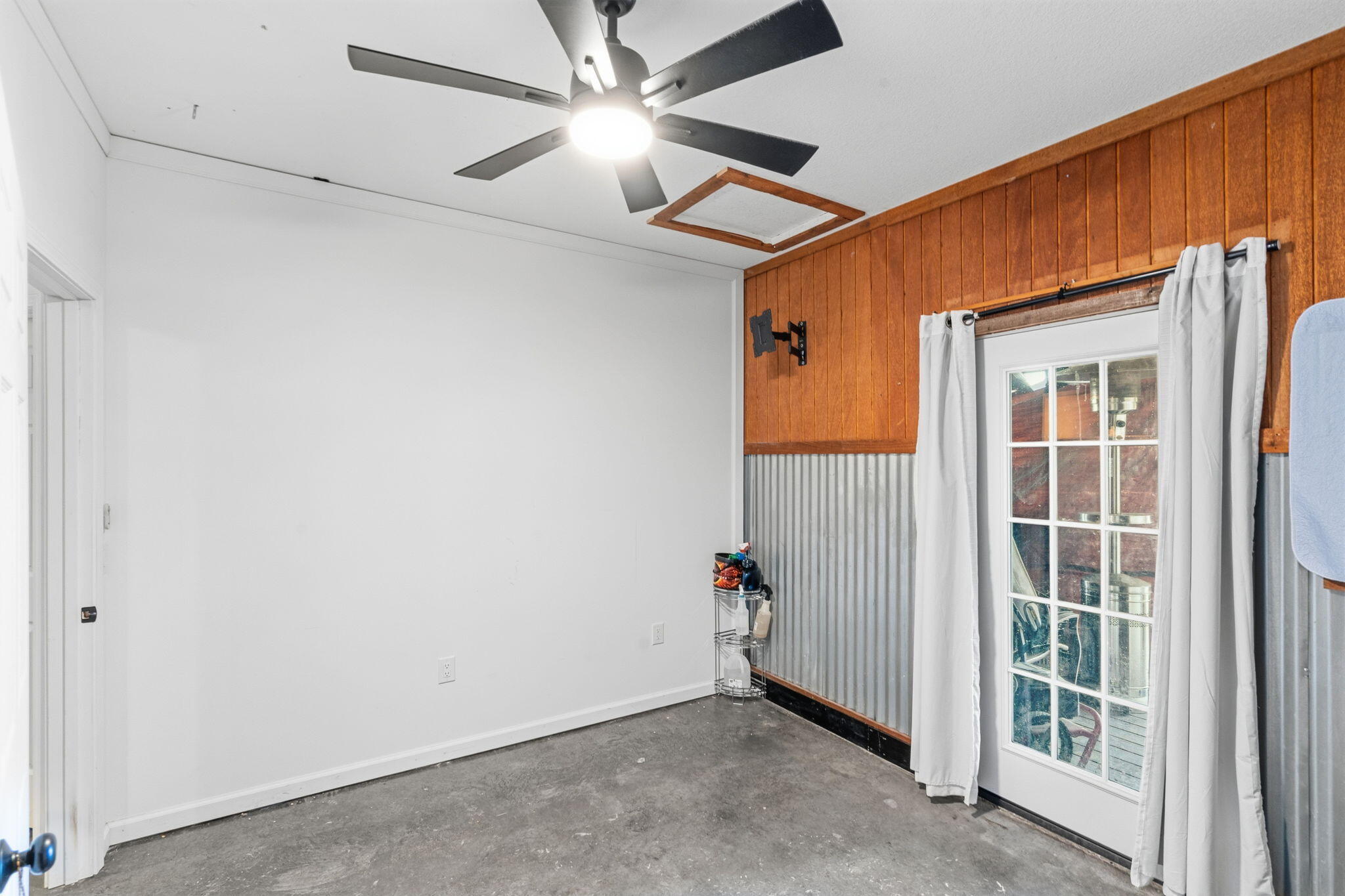 124 South Broadway Property Photo 34