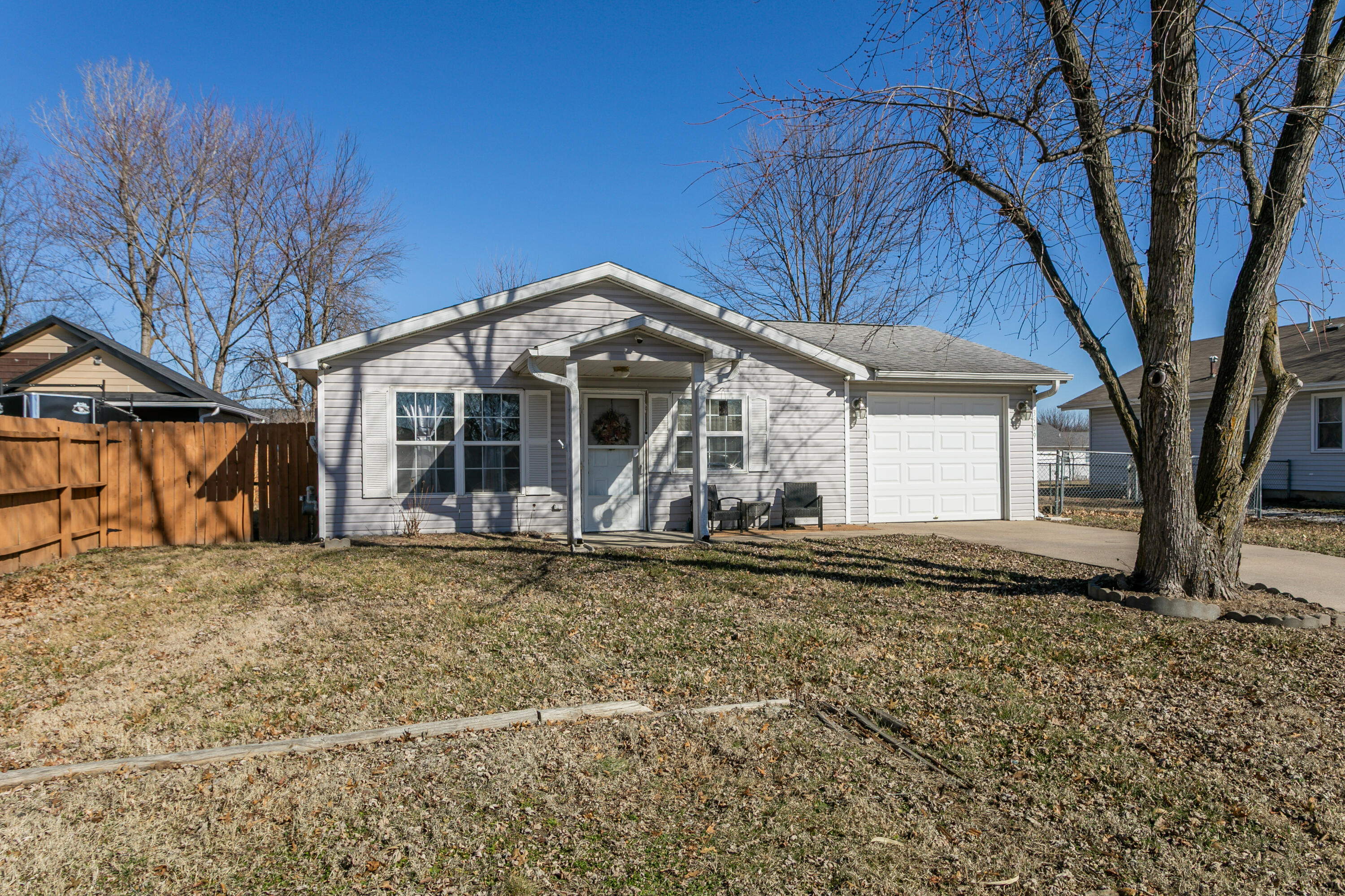 3509 Westwind Dr Property Photo 1