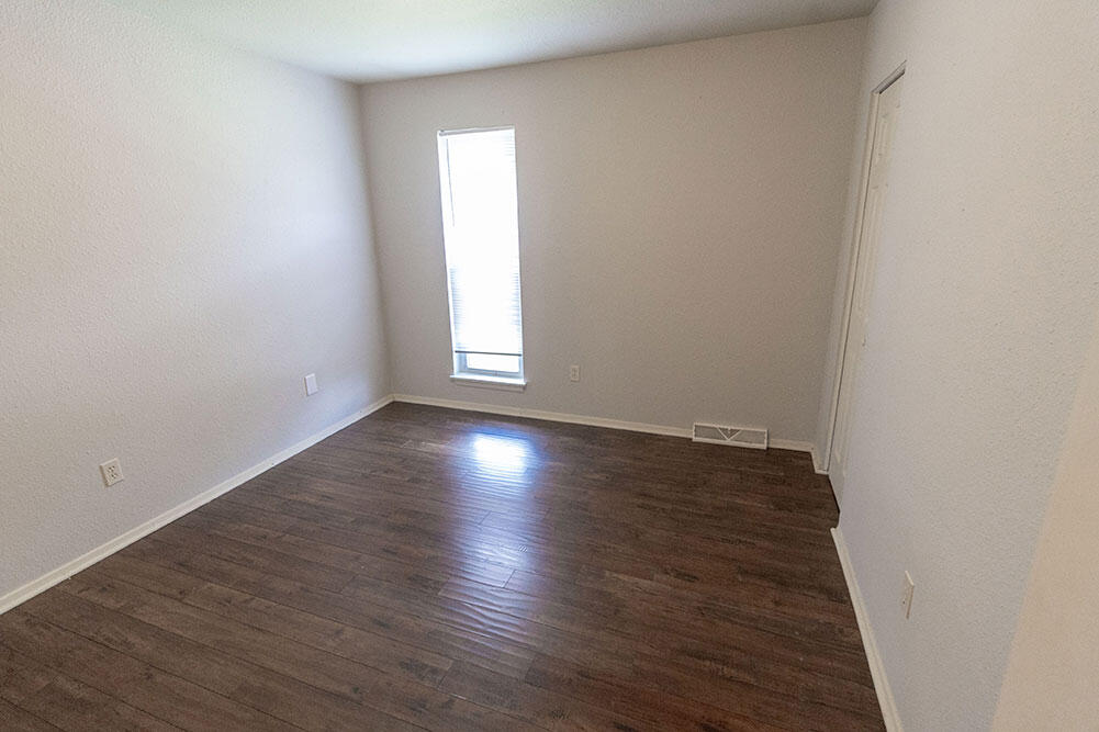 1015 W Ash St Property Photo 11