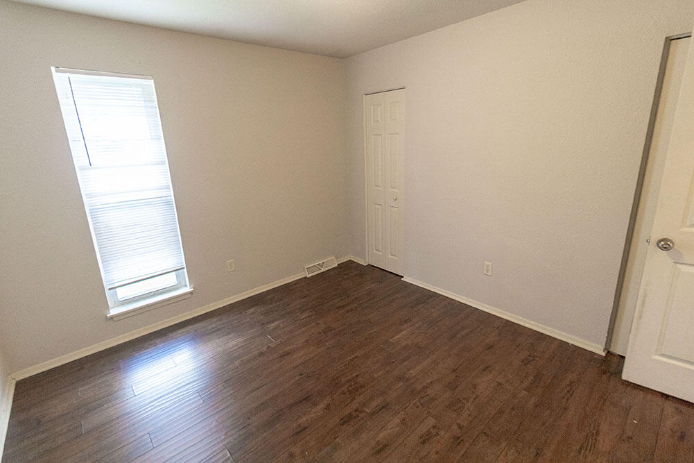 1015 W Ash St Property Photo 12
