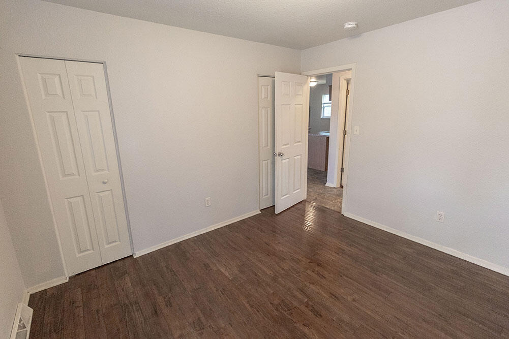 1015 W Ash St Property Photo 13