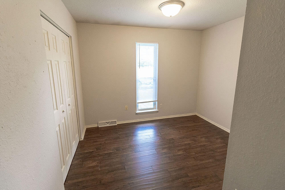 1015 W Ash St Property Photo 16