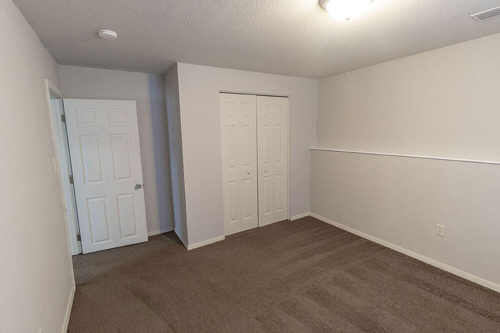 1015 W Ash St Property Photo 22